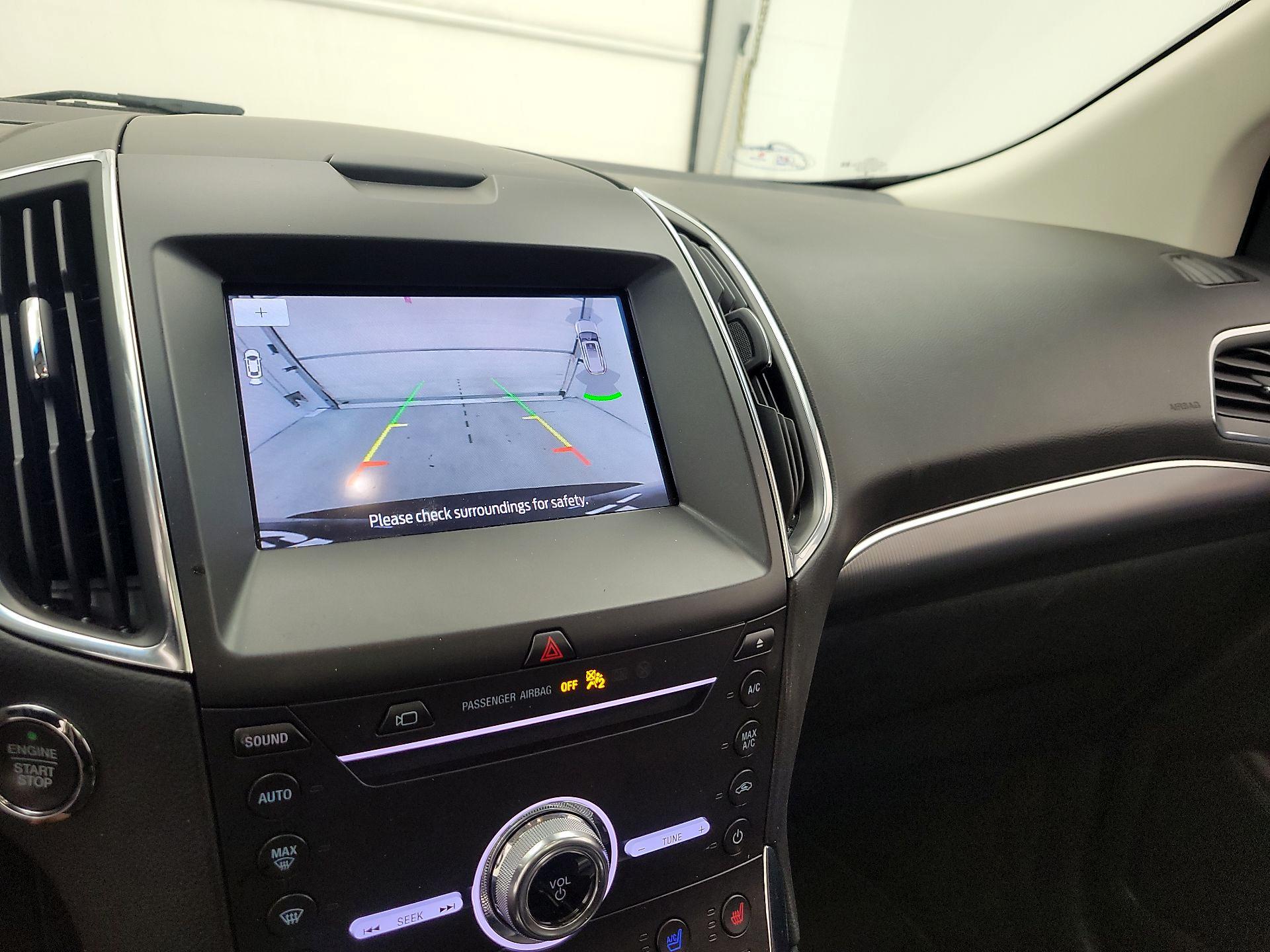 Thumbnail: 2019 Ford Edge - 15