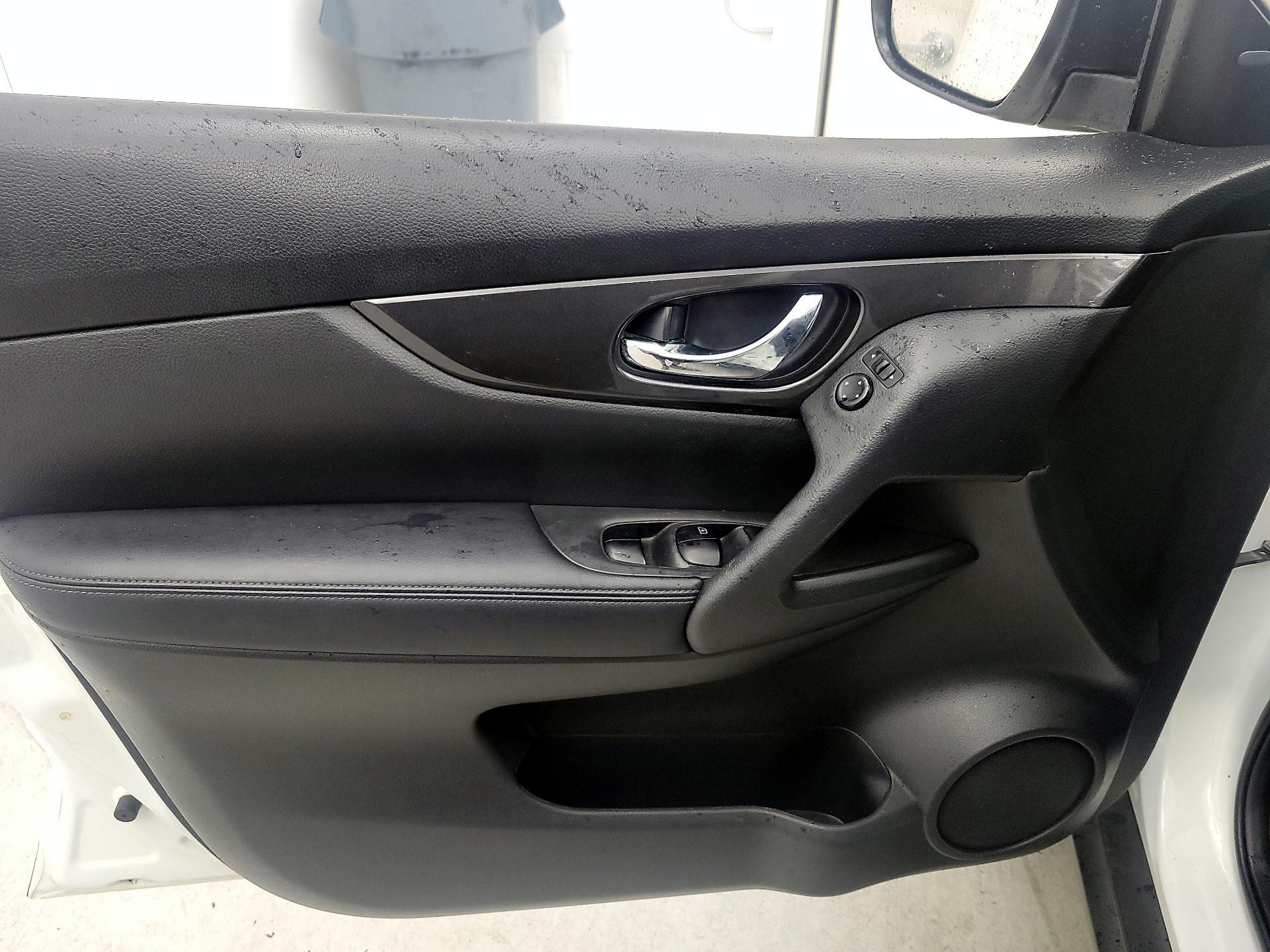 Thumbnail: 2019 Nissan Rogue - 12