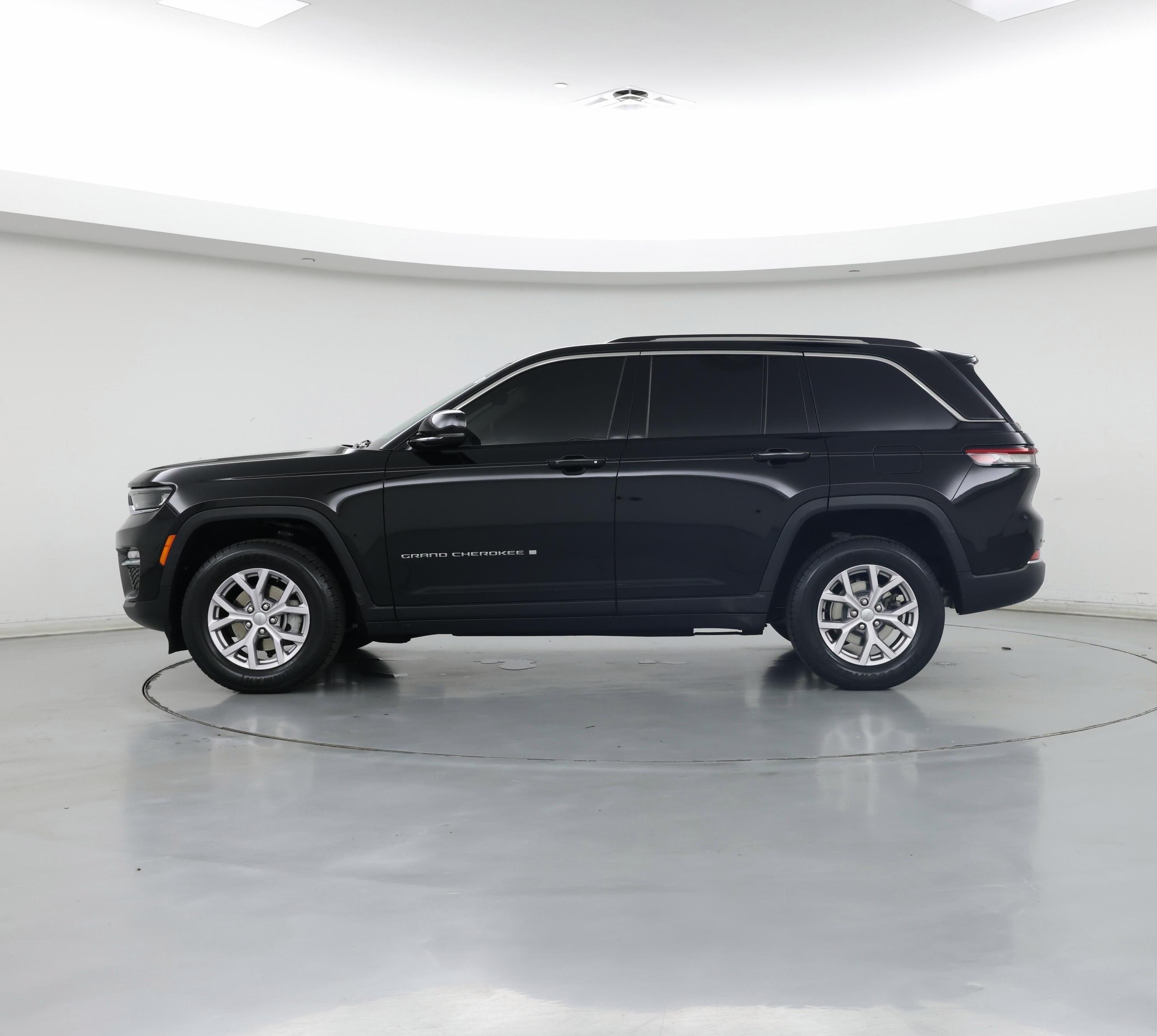 Thumbnail: 2022 Jeep Grand Cherokee - 3