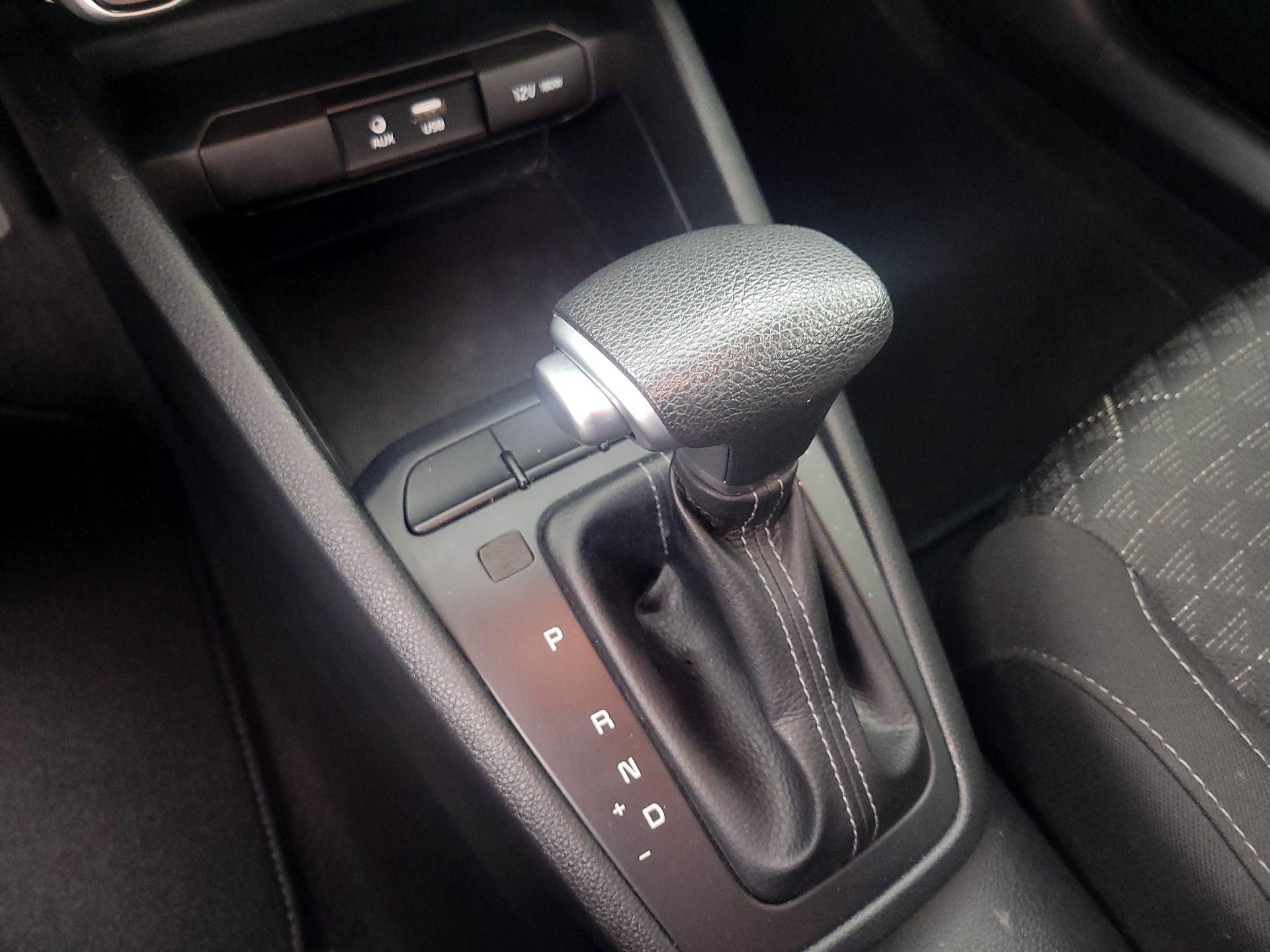 Thumbnail: 2020 Kia Rio - 17