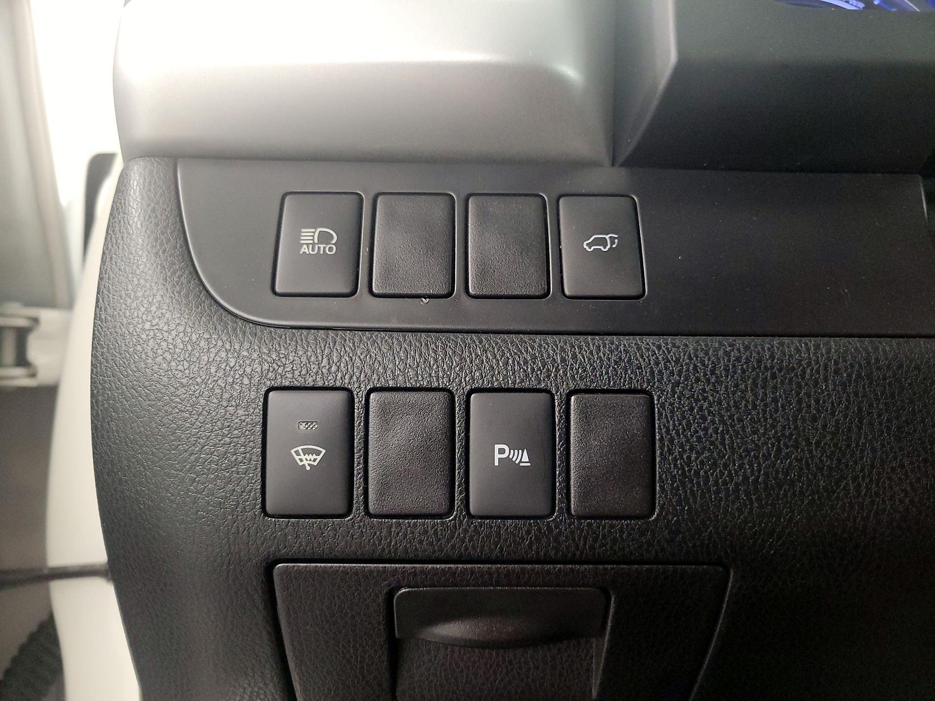 Thumbnail: 2019 Toyota Highlander - 13