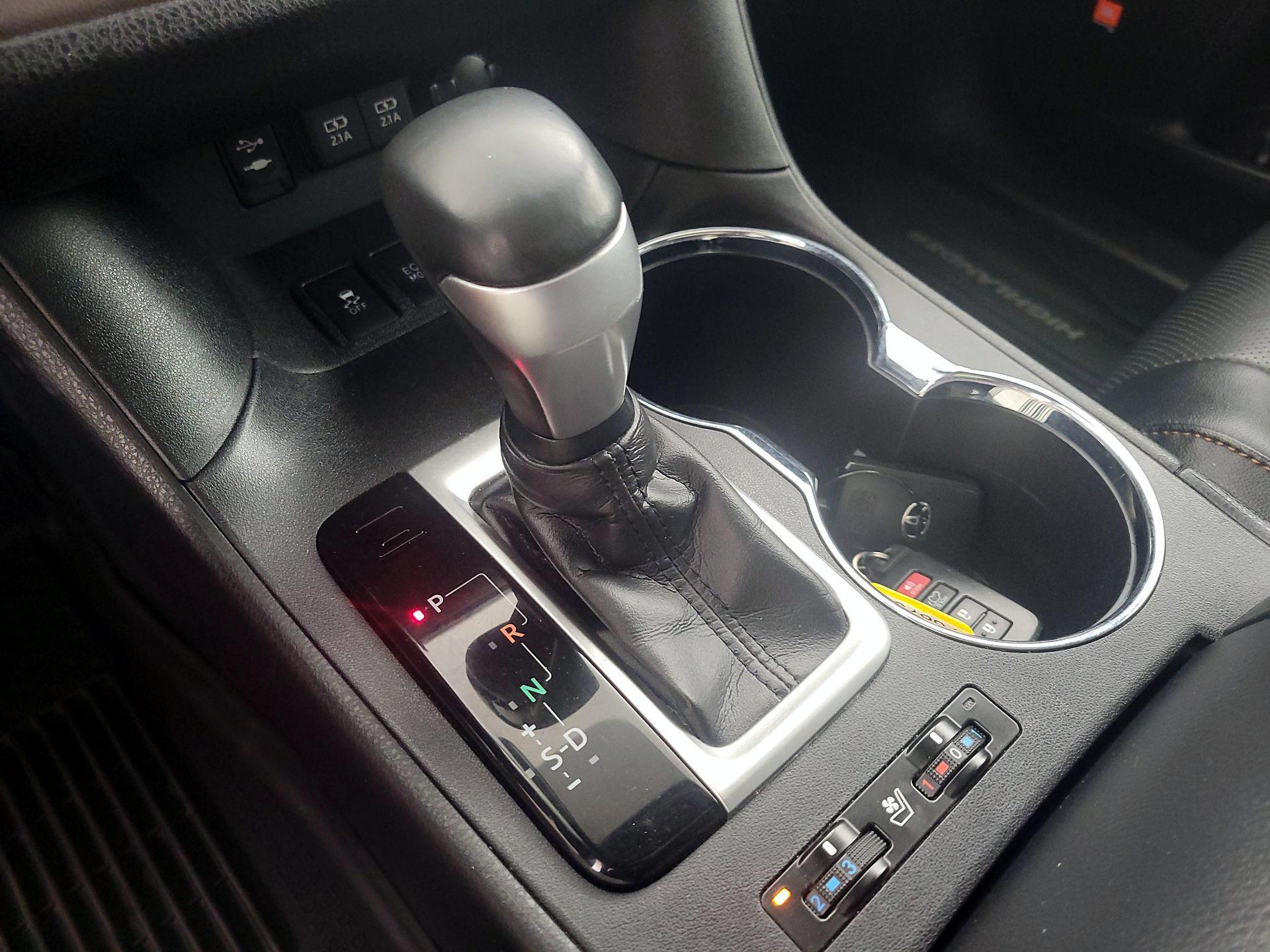 Thumbnail: 2019 Toyota Highlander - 18