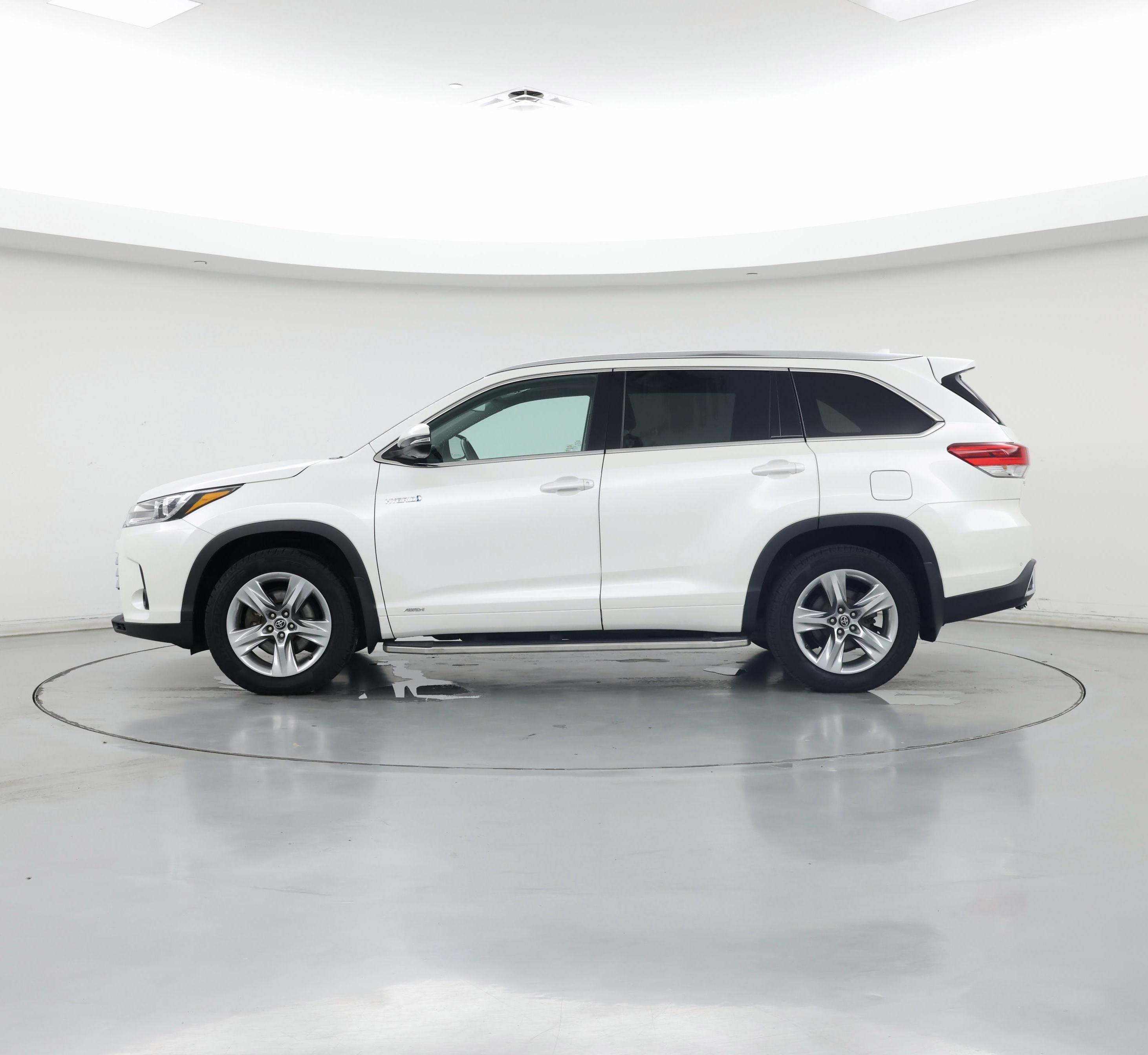 Thumbnail: 2019 Toyota Highlander - 3