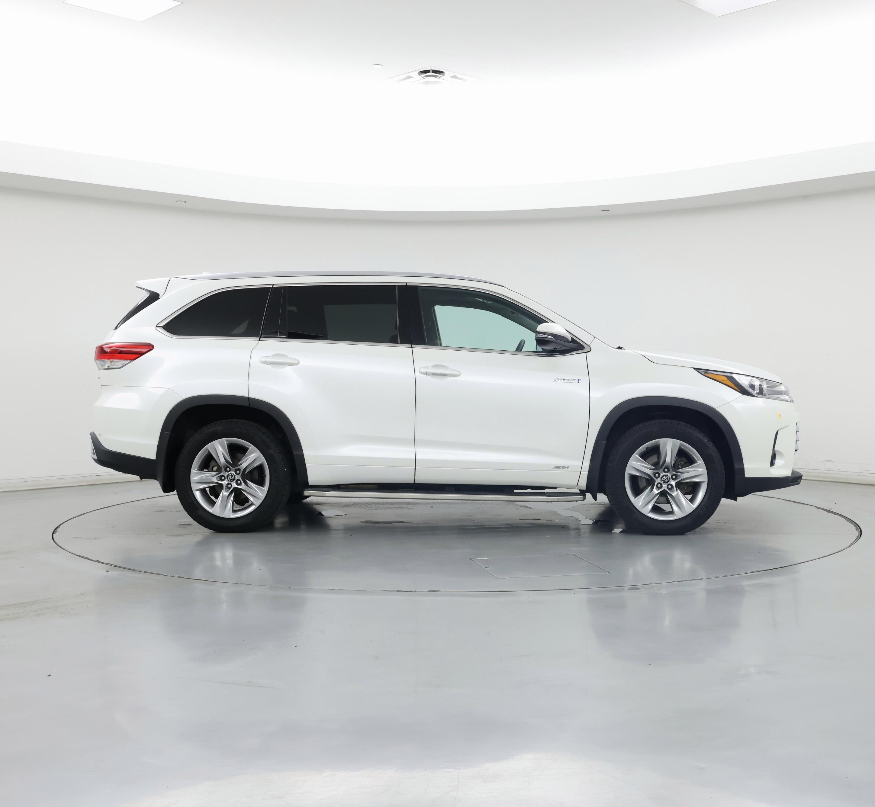Thumbnail: 2019 Toyota Highlander - 7