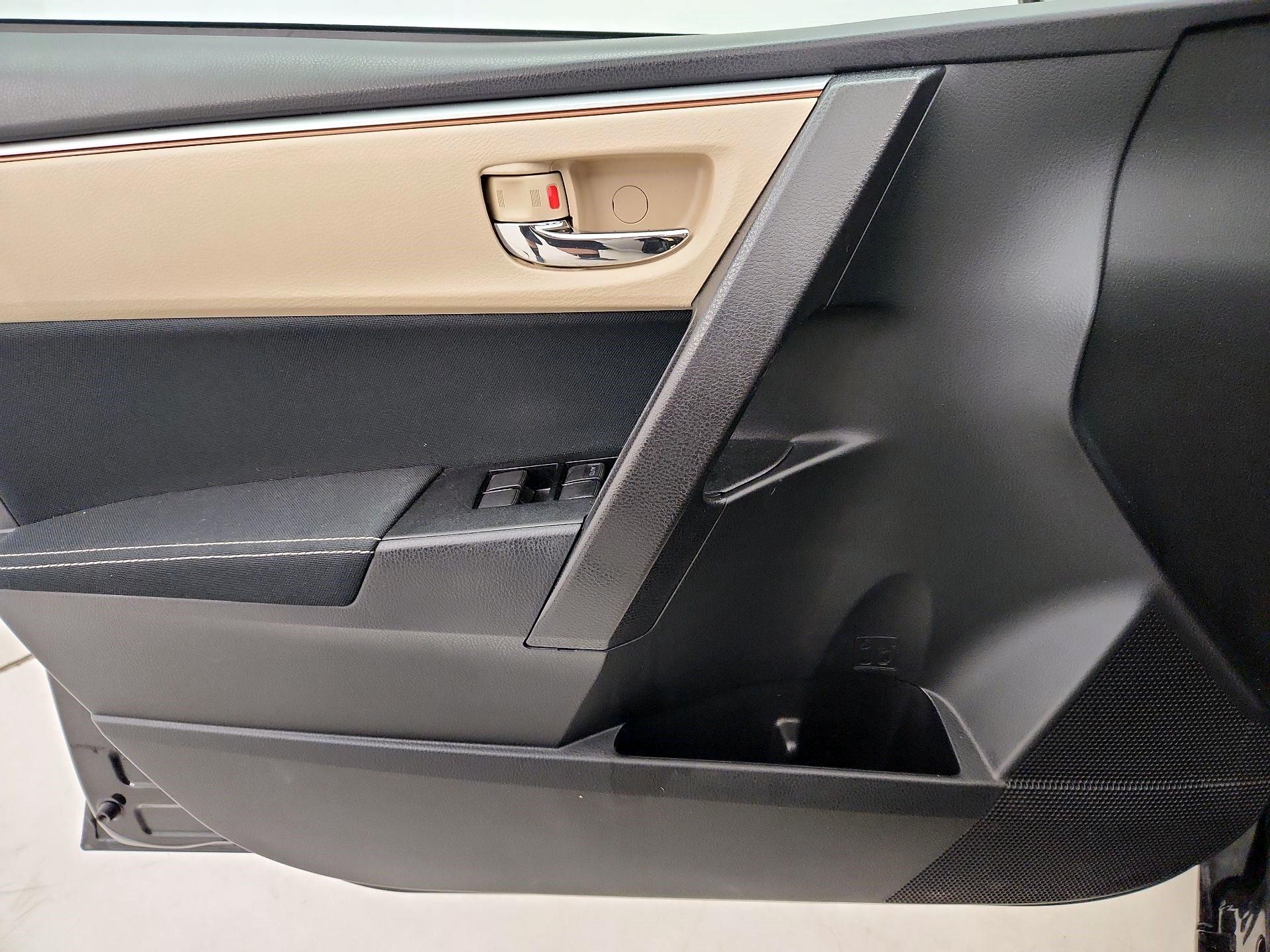 Thumbnail: 2015 Toyota Corolla - 12