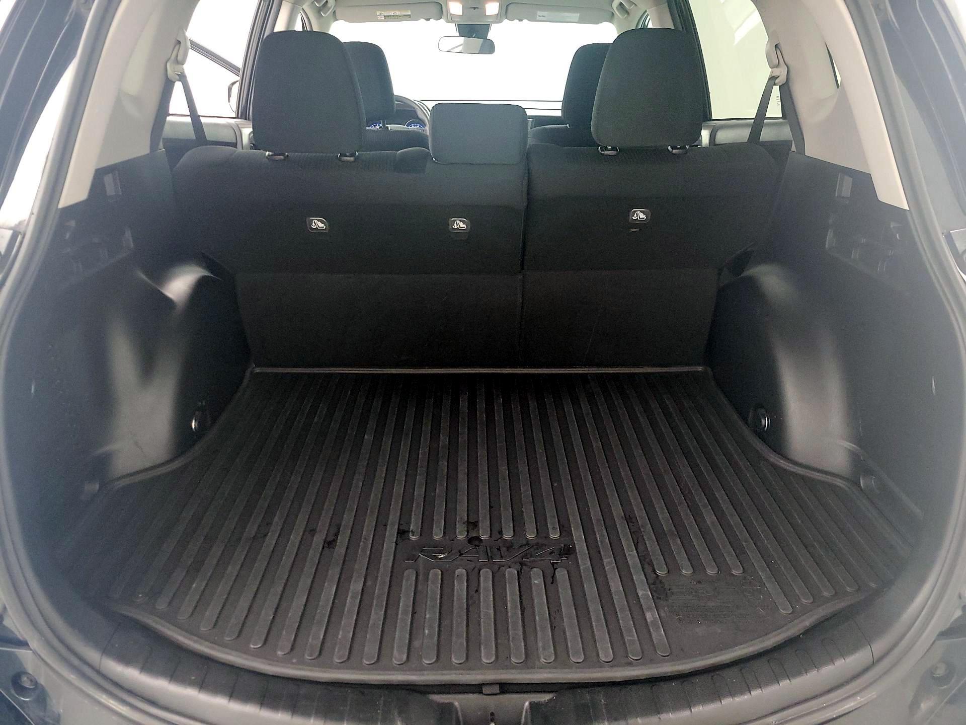 Thumbnail: 2018 Toyota RAV4 - 20