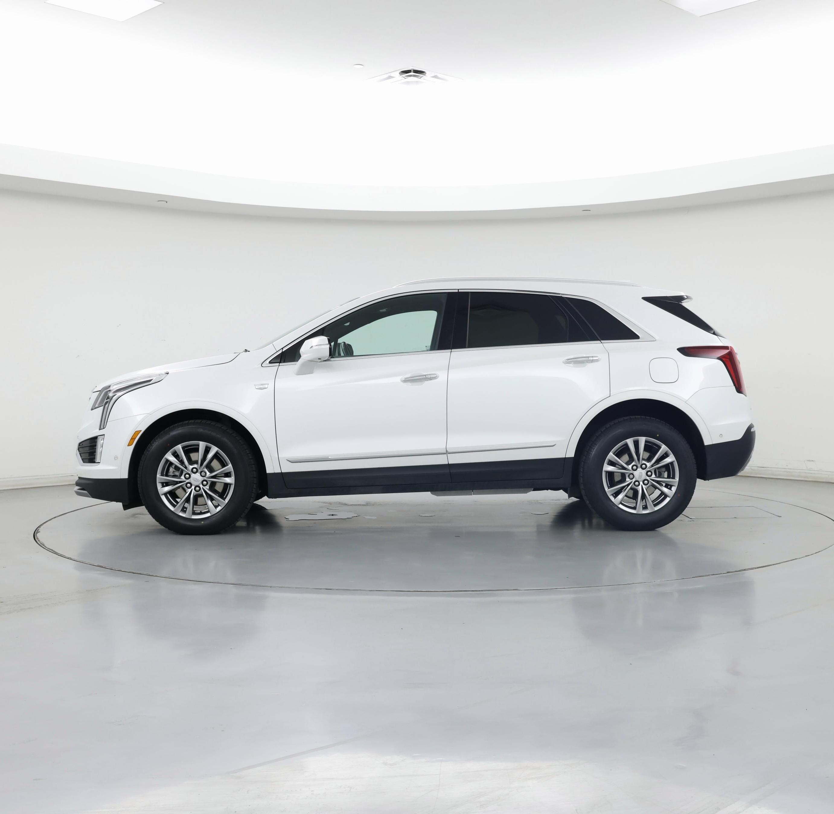 Thumbnail: 2023 Cadillac XT5 - 3