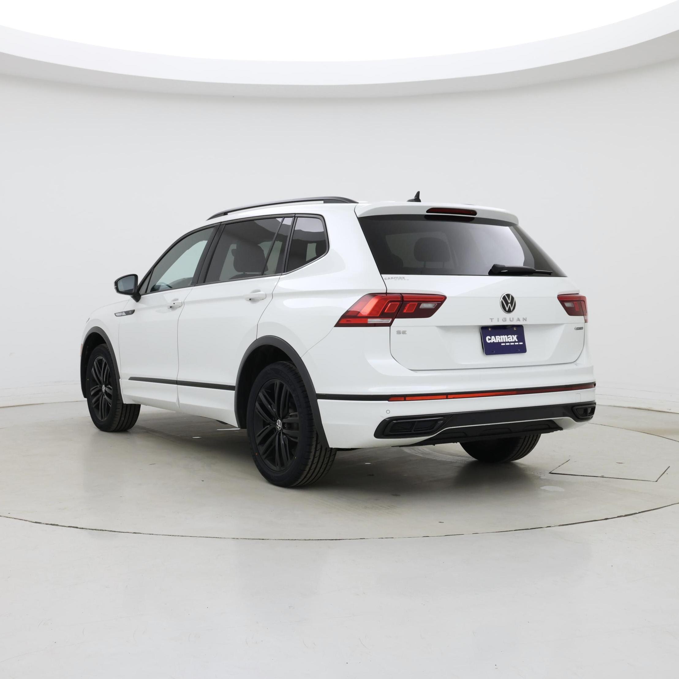 Thumbnail: 2022 Volkswagen Tiguan - 2