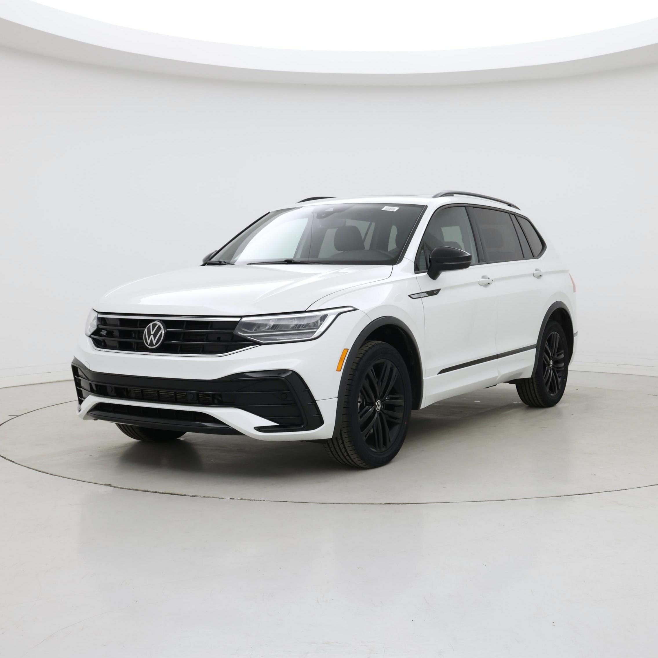 Thumbnail: 2022 Volkswagen Tiguan - 4