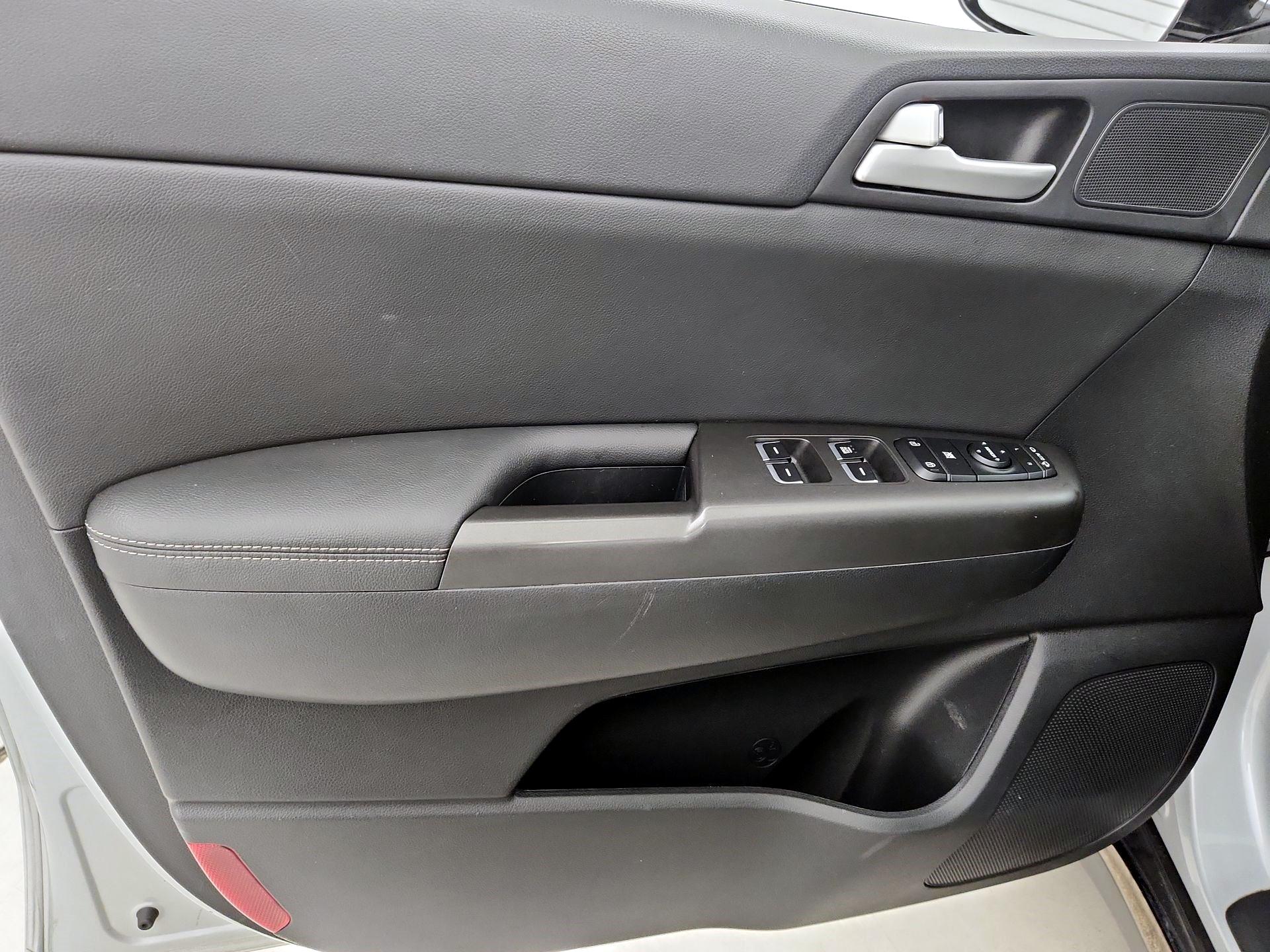 Thumbnail: 2020 Kia Sportage - 12