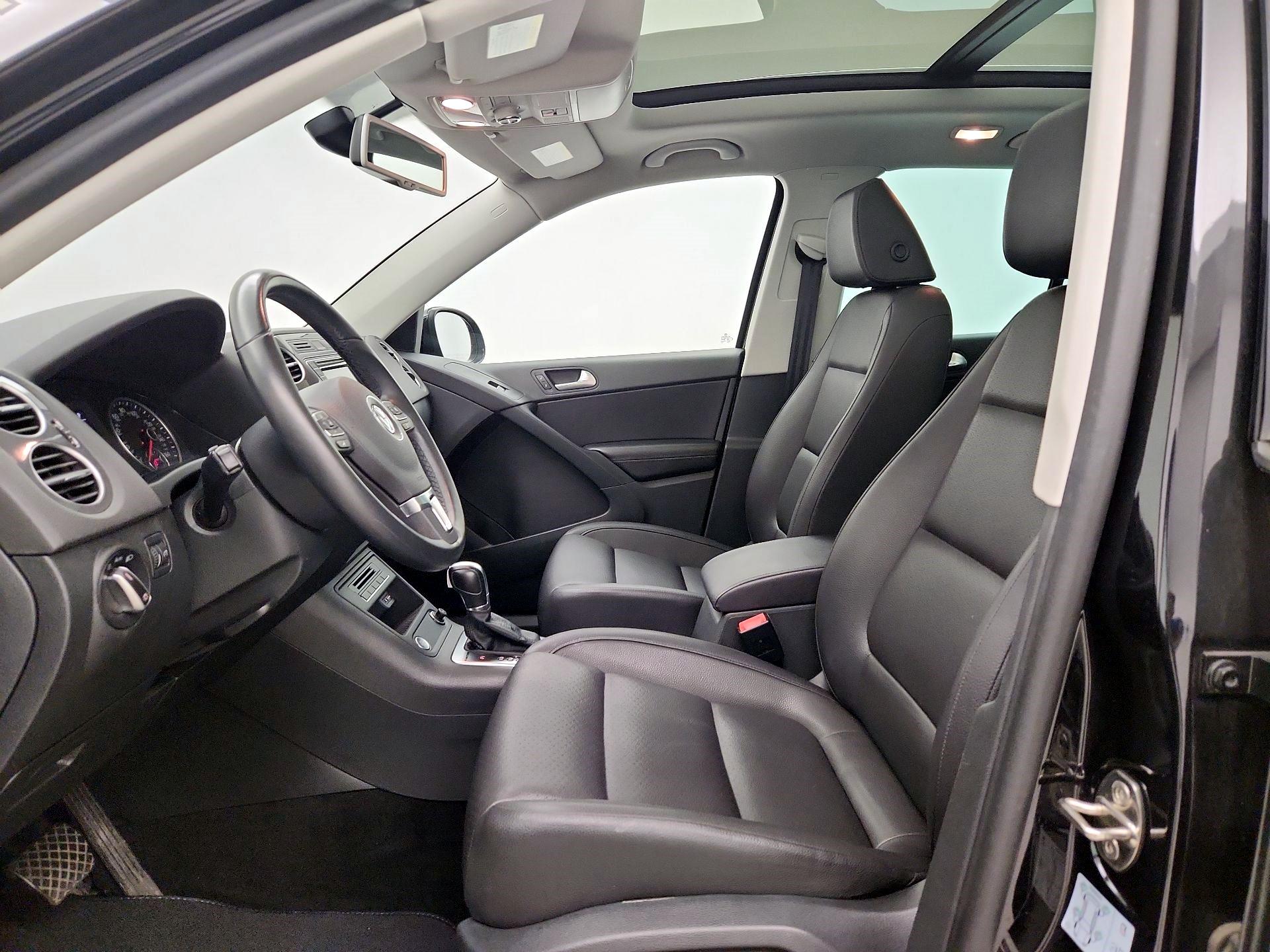 Thumbnail: 2017 Volkswagen Tiguan - 11
