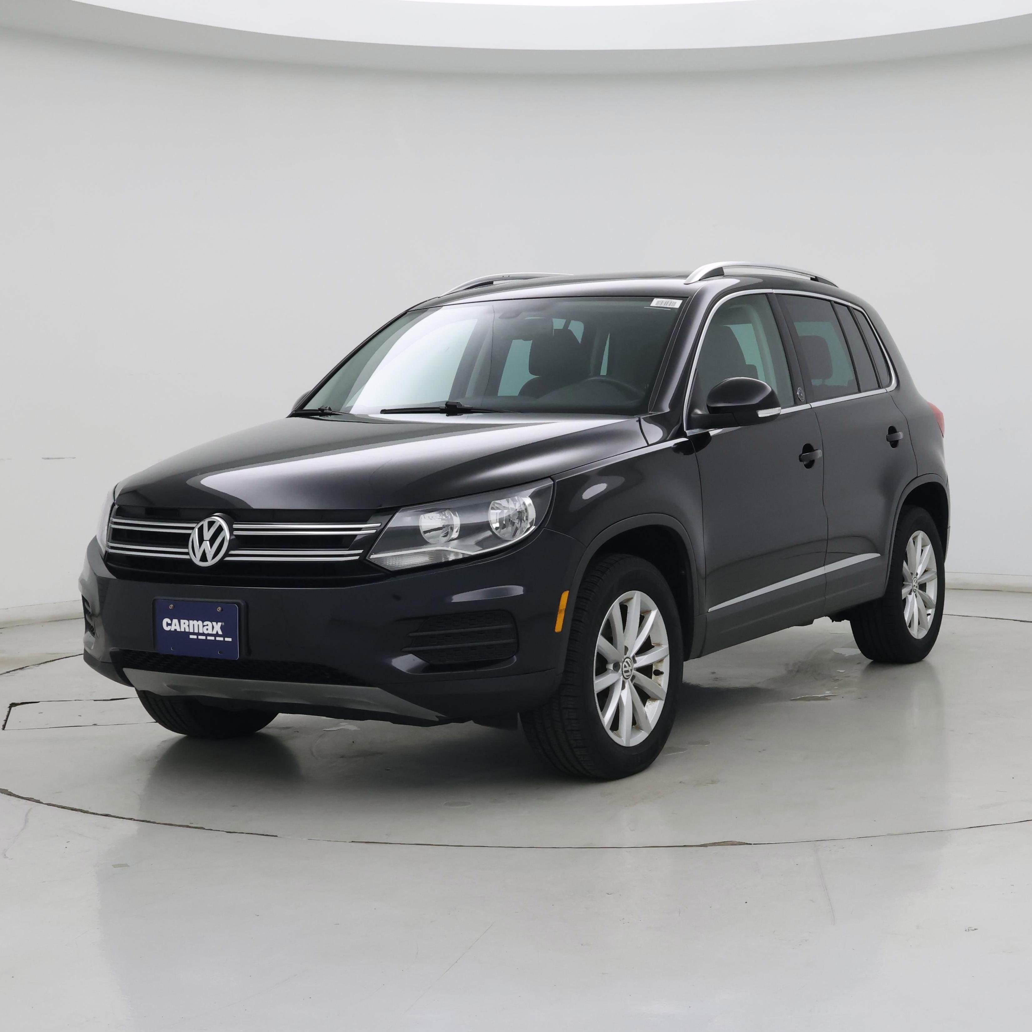 Thumbnail: 2017 Volkswagen Tiguan - 4