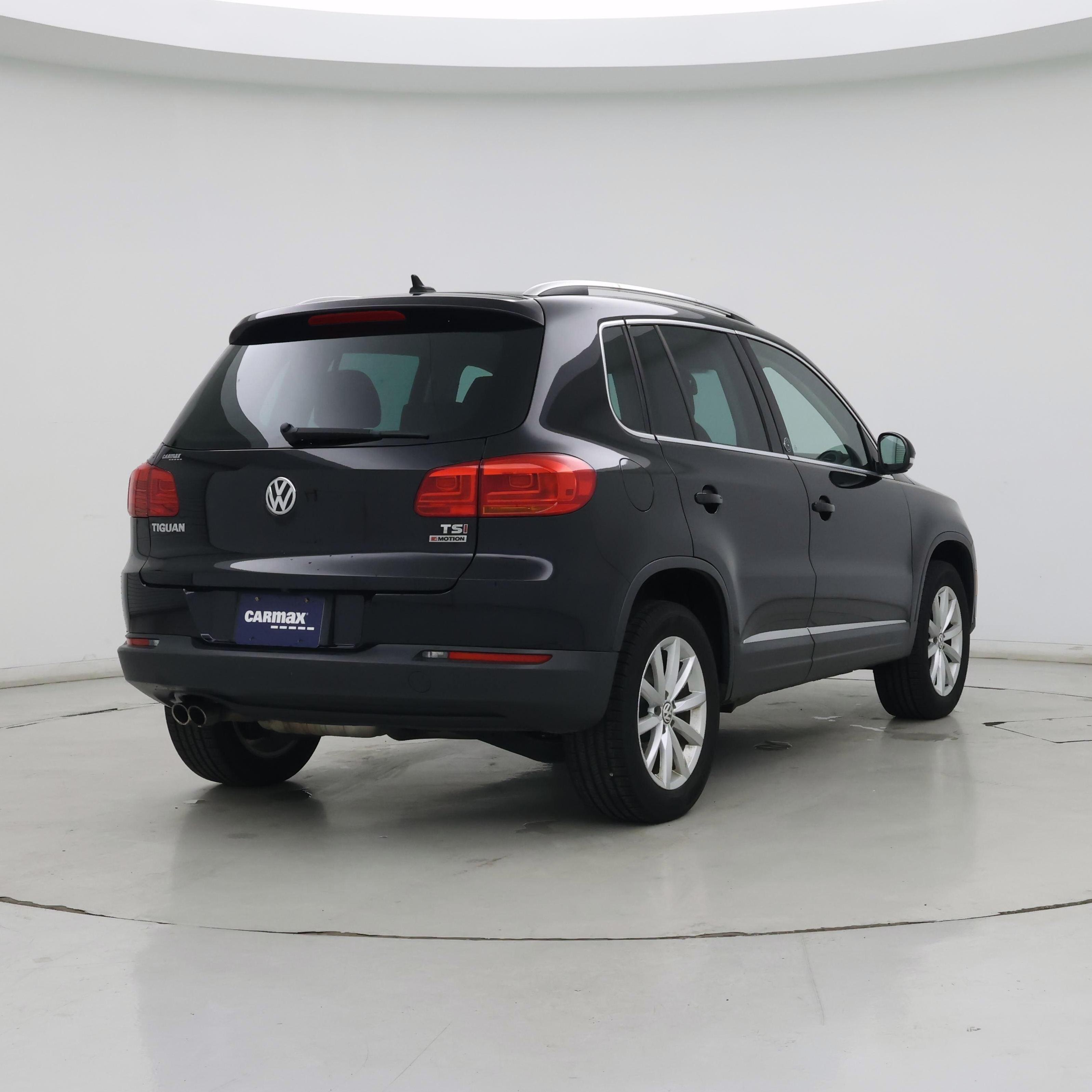 Thumbnail: 2017 Volkswagen Tiguan - 8