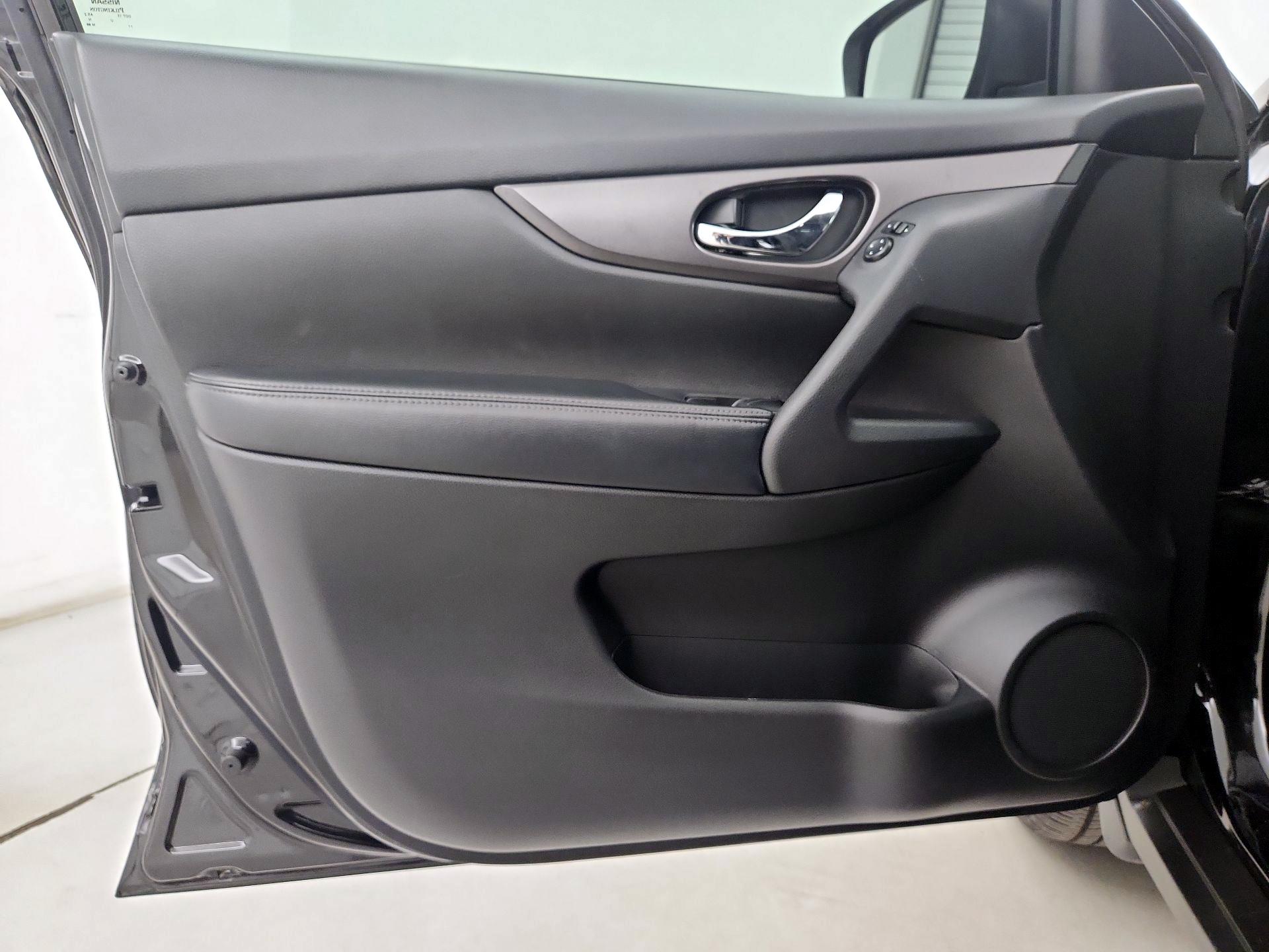 Thumbnail: 2014 Nissan Rogue - 12