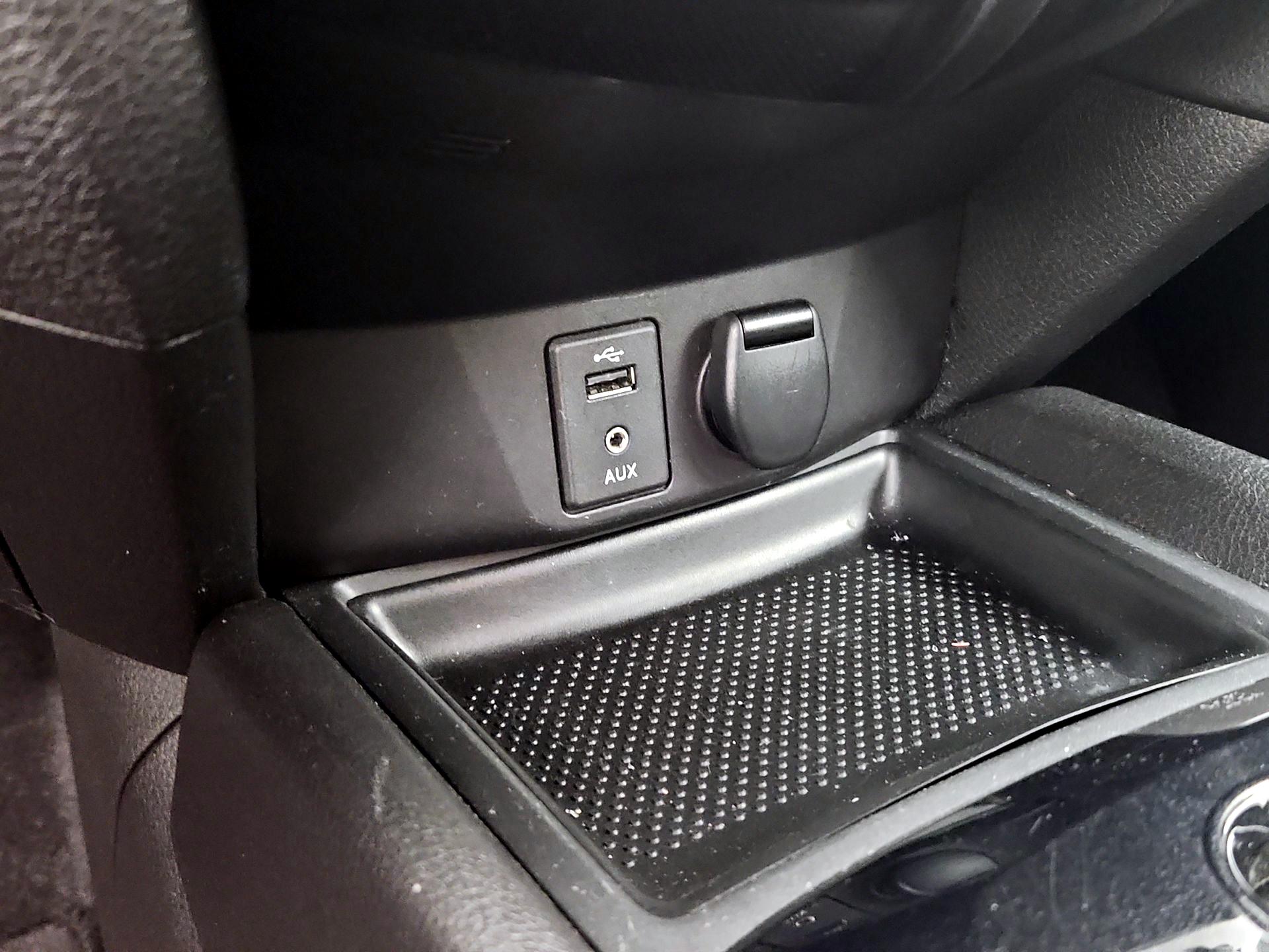 Thumbnail: 2014 Nissan Rogue - 18