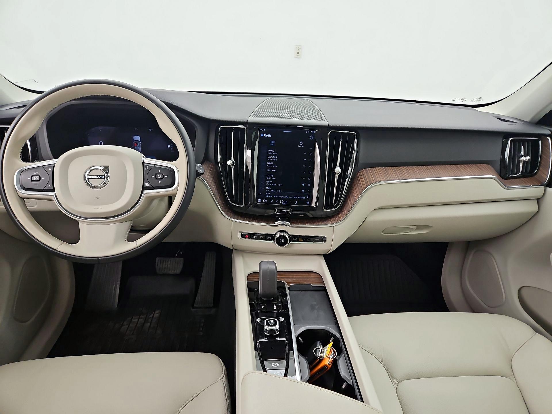 Thumbnail: 2022 Volvo XC60 - 9