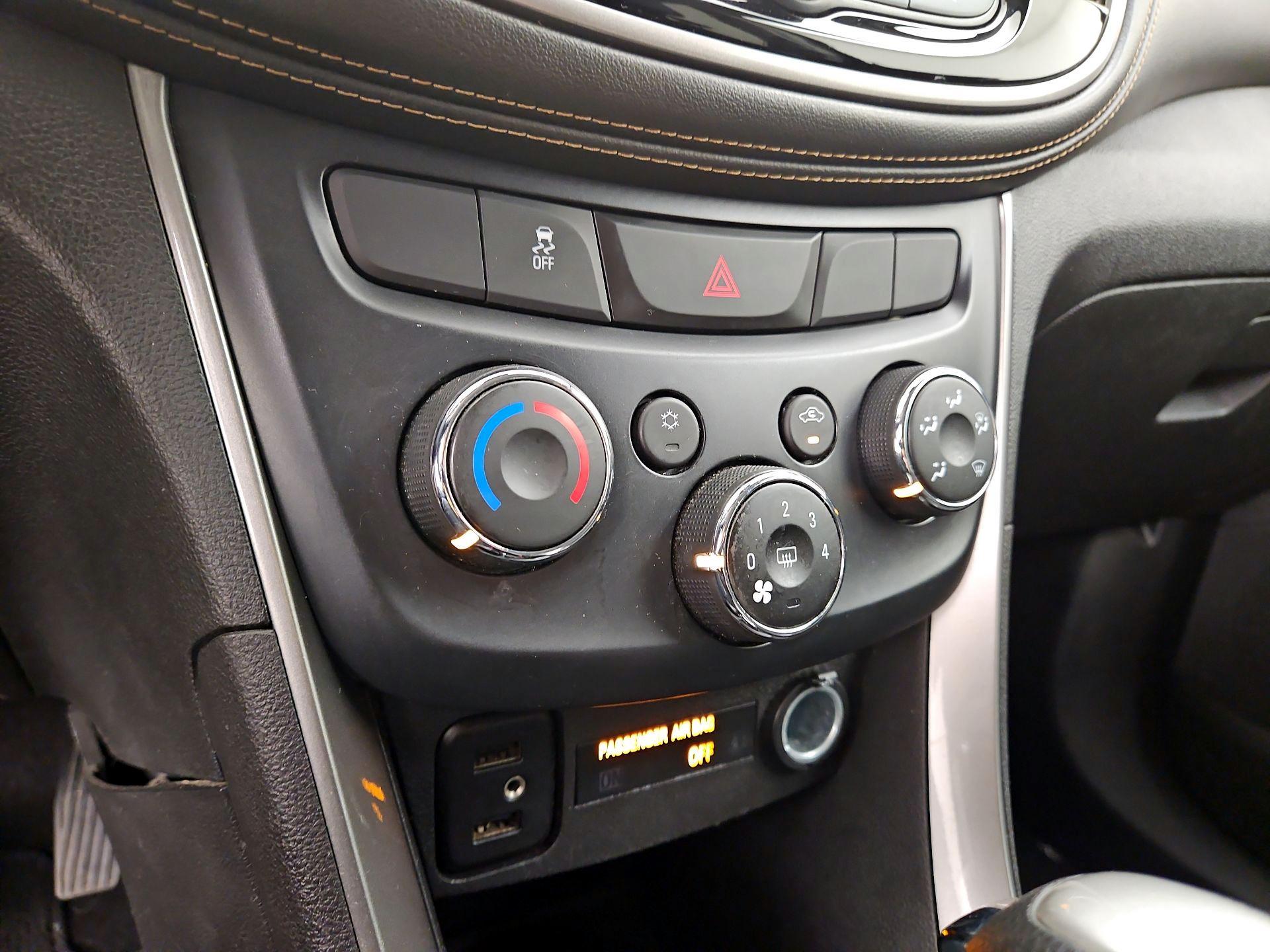 Thumbnail: 2017 Chevrolet Trax - 16