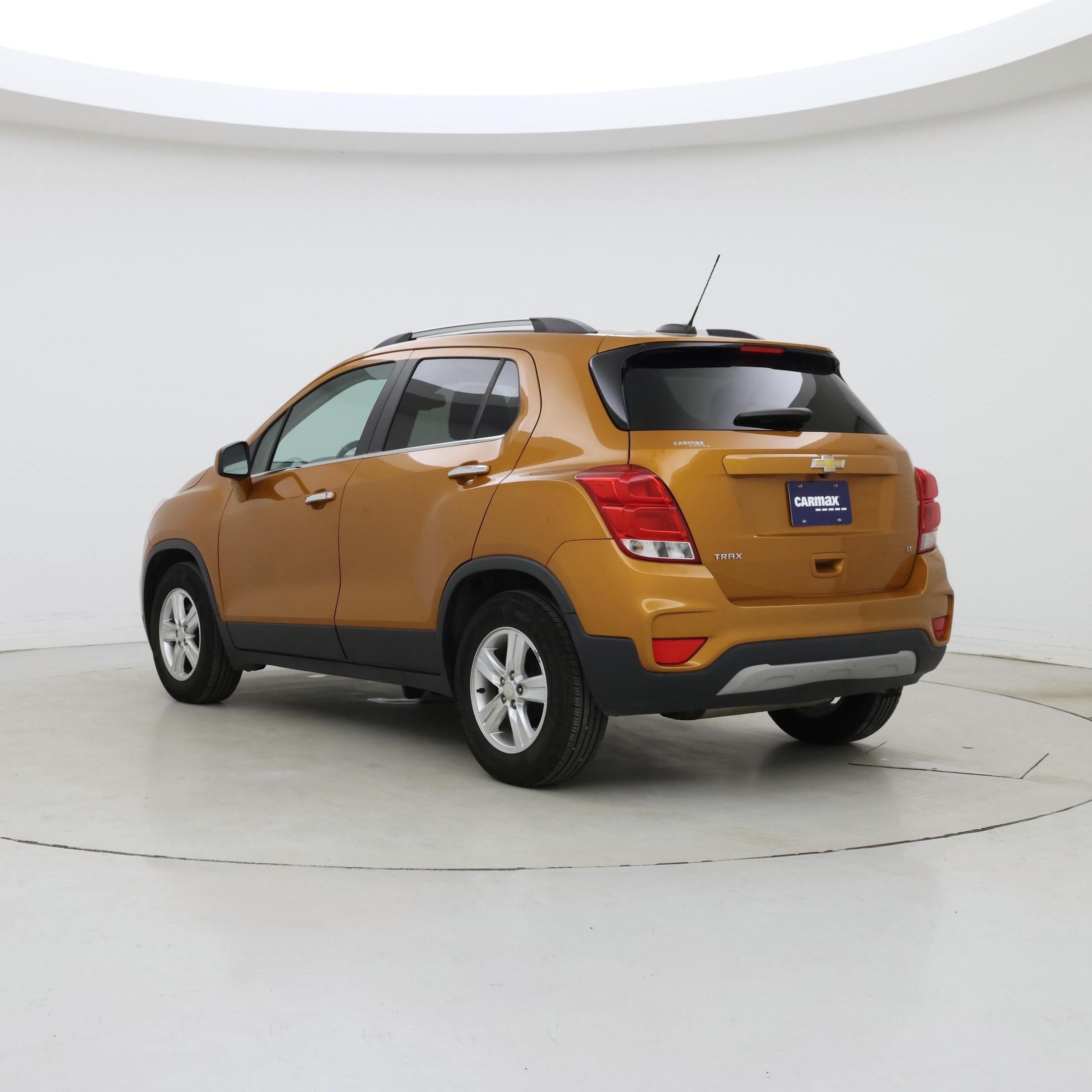 Thumbnail: 2017 Chevrolet Trax - 2