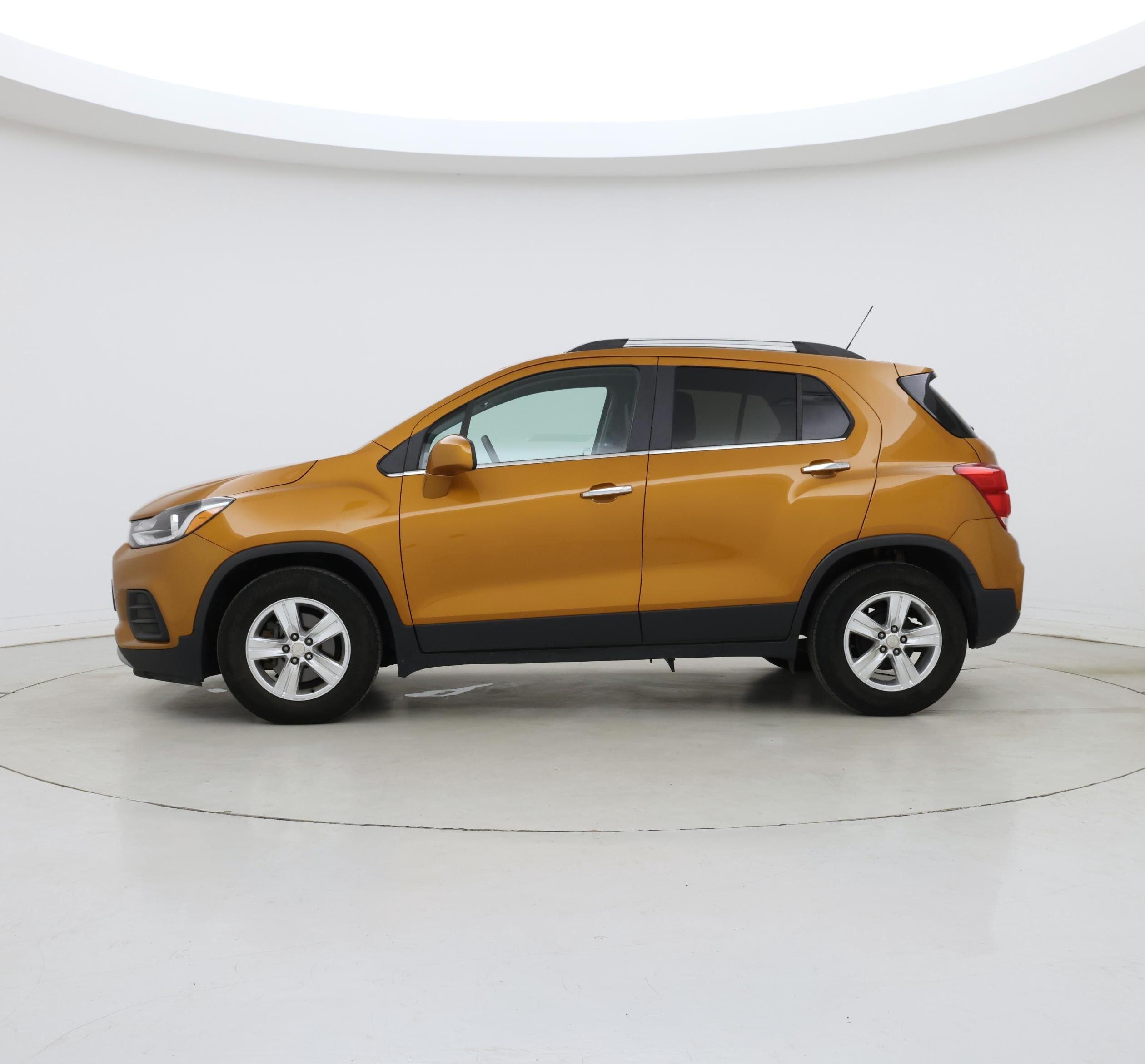 Thumbnail: 2017 Chevrolet Trax - 3