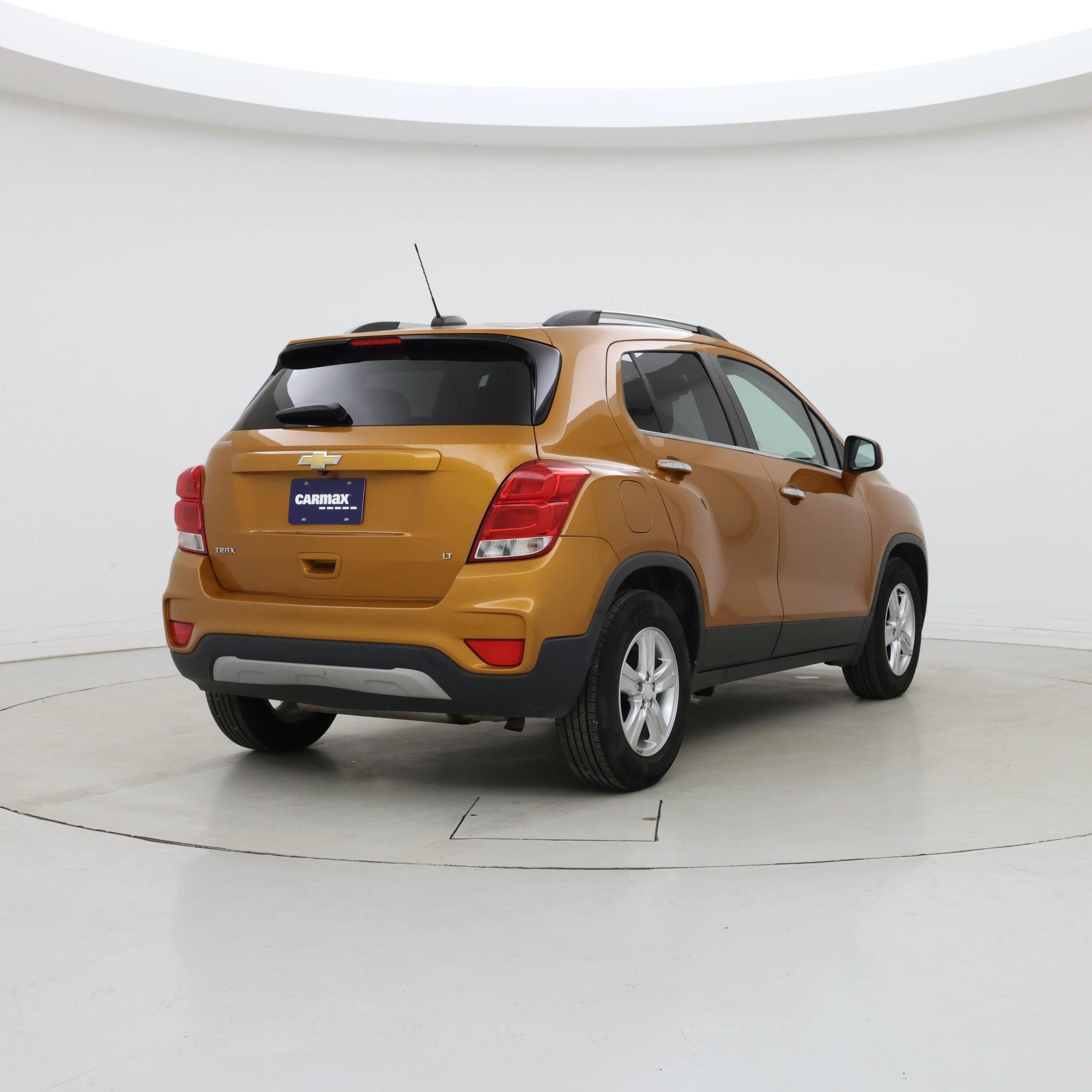 Thumbnail: 2017 Chevrolet Trax - 8