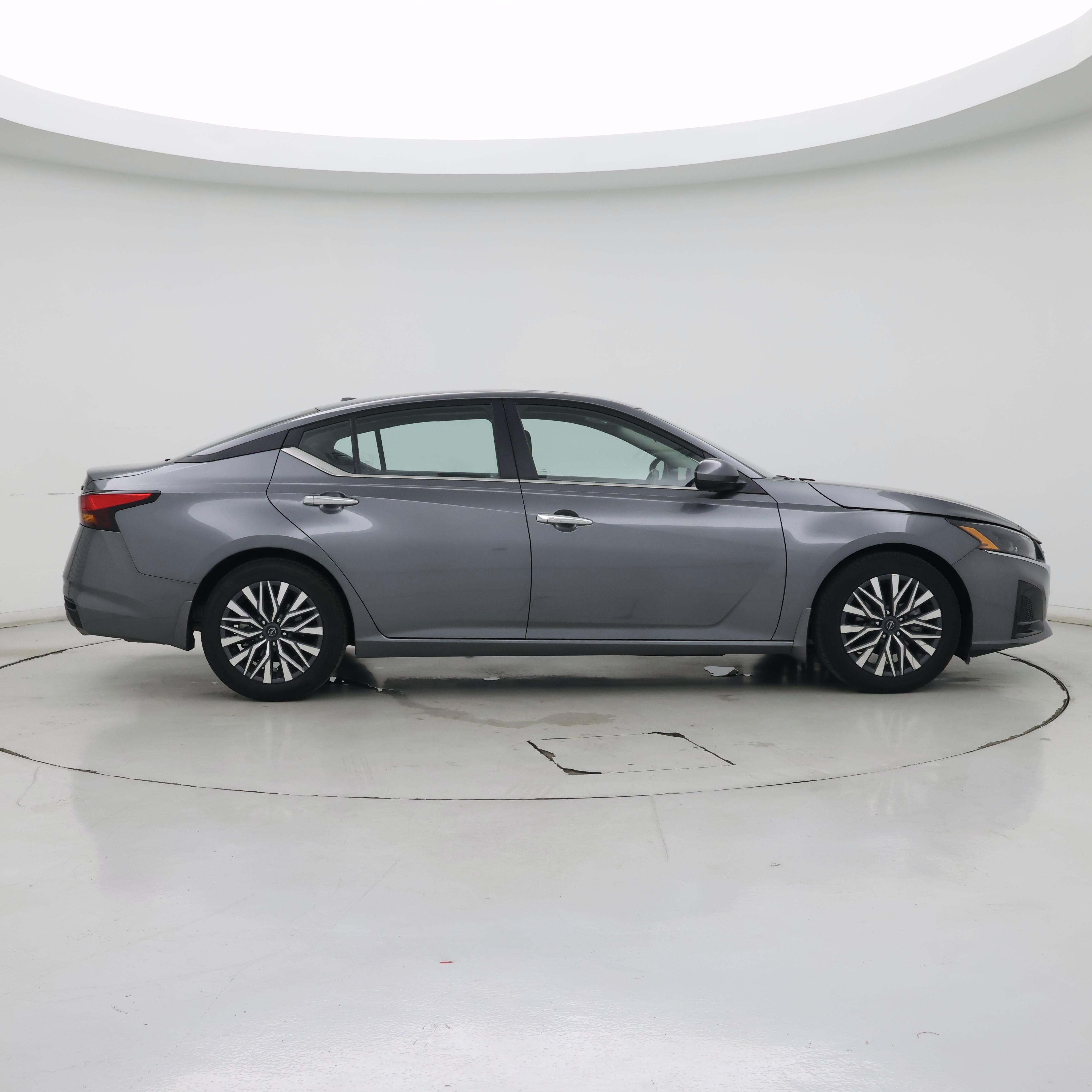 Thumbnail: 2023 Nissan Altima - 7