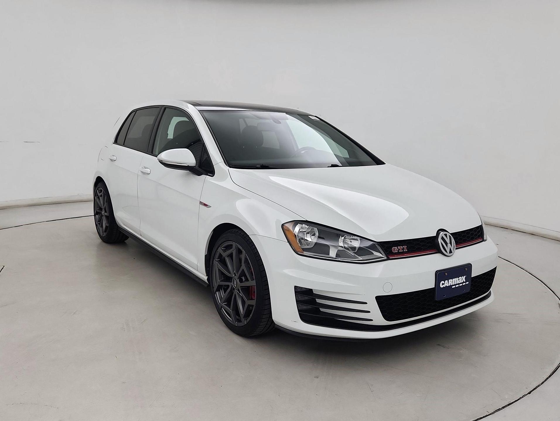 Thumbnail: 2015 Volkswagen Golf - 1