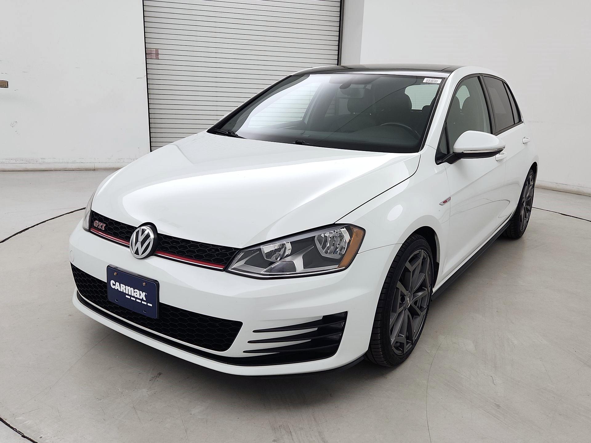 Thumbnail: 2015 Volkswagen Golf - 3