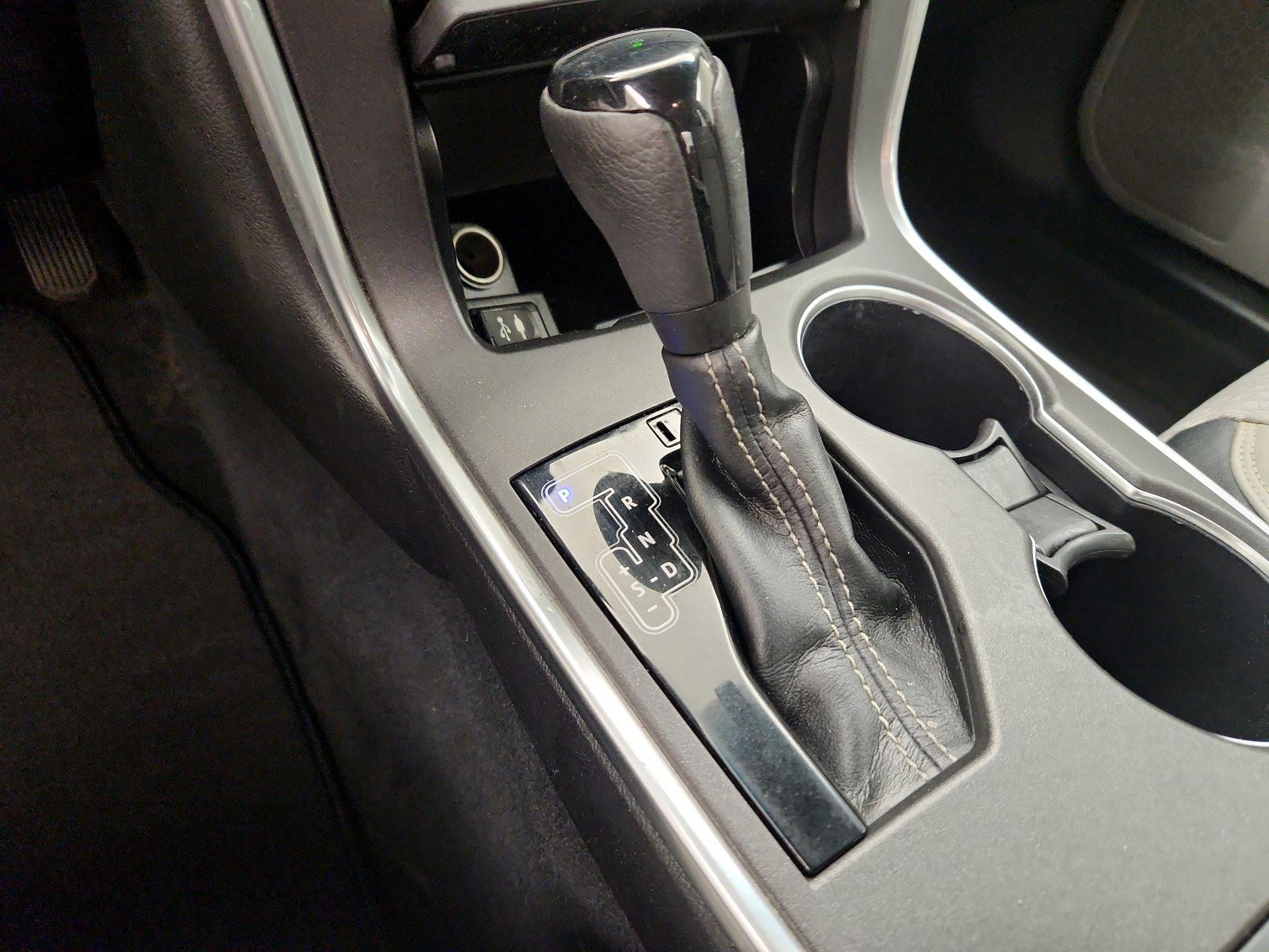 Thumbnail: 2015 Toyota Camry - 17