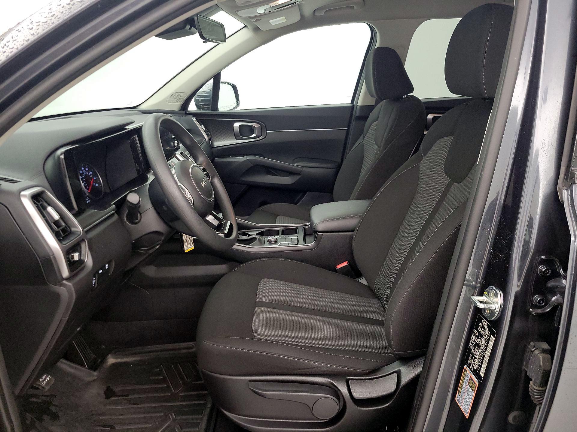 Thumbnail: 2023 Kia Sorento - 11