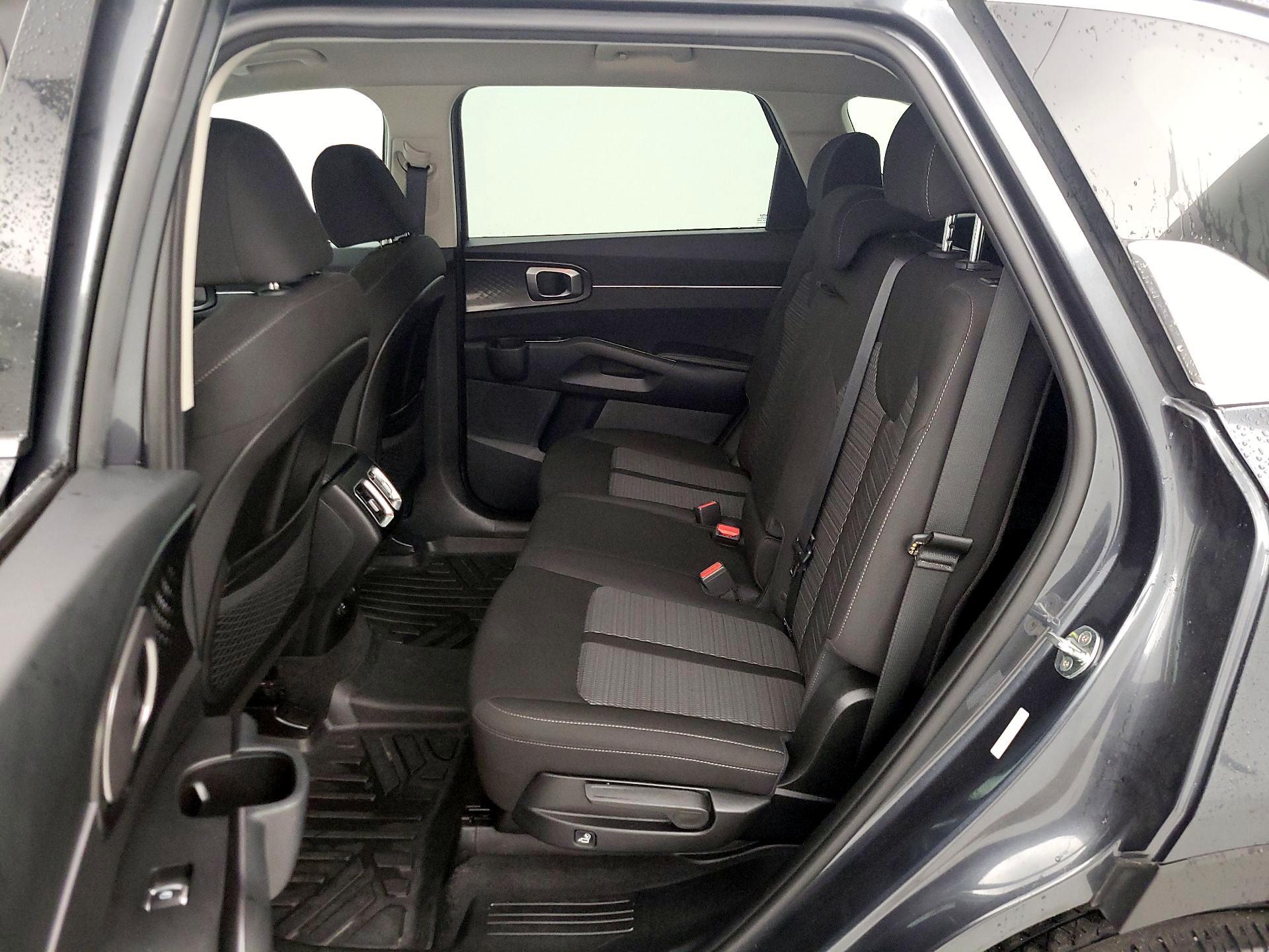 Thumbnail: 2023 Kia Sorento - 19