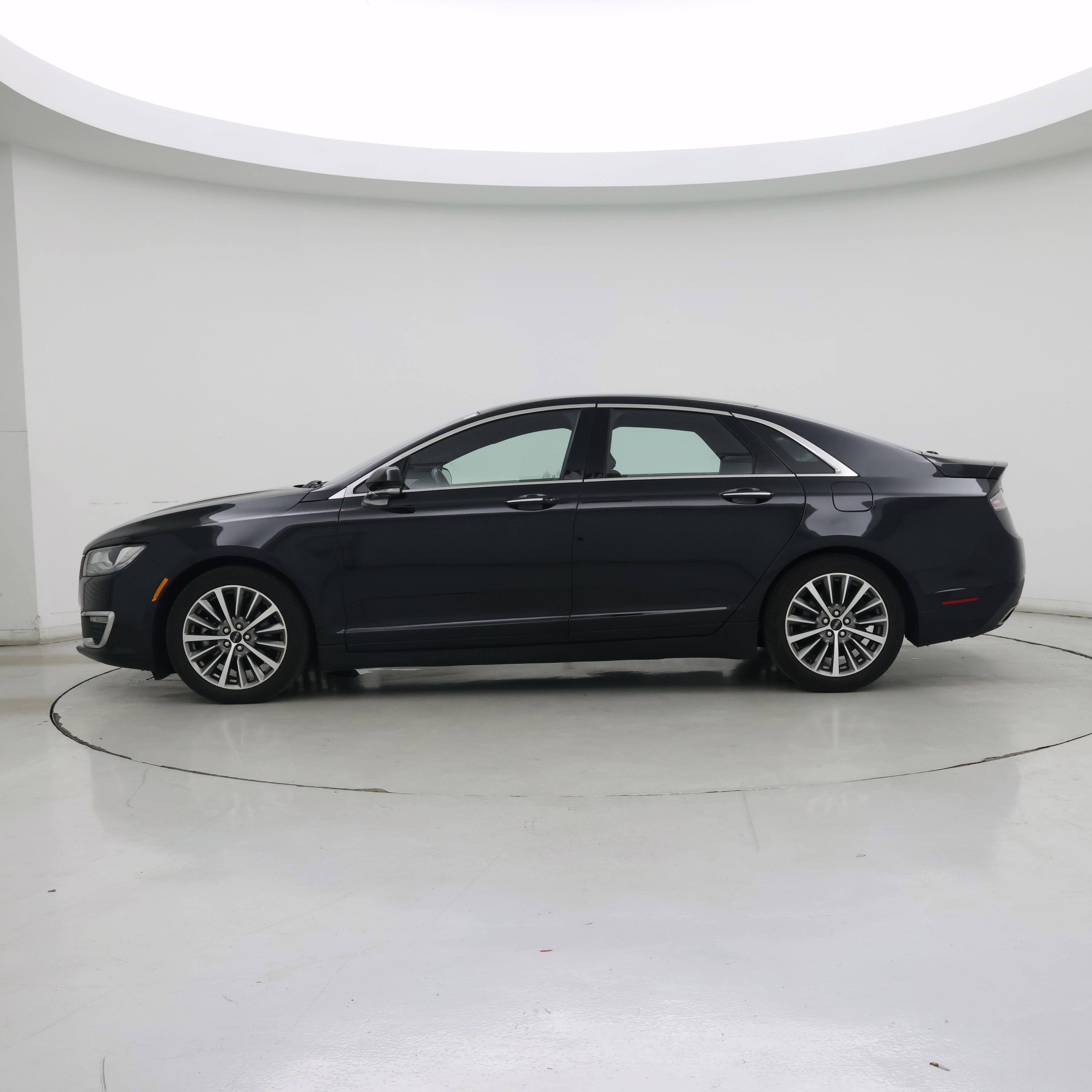 Thumbnail: 2020 Lincoln MKZ - 3