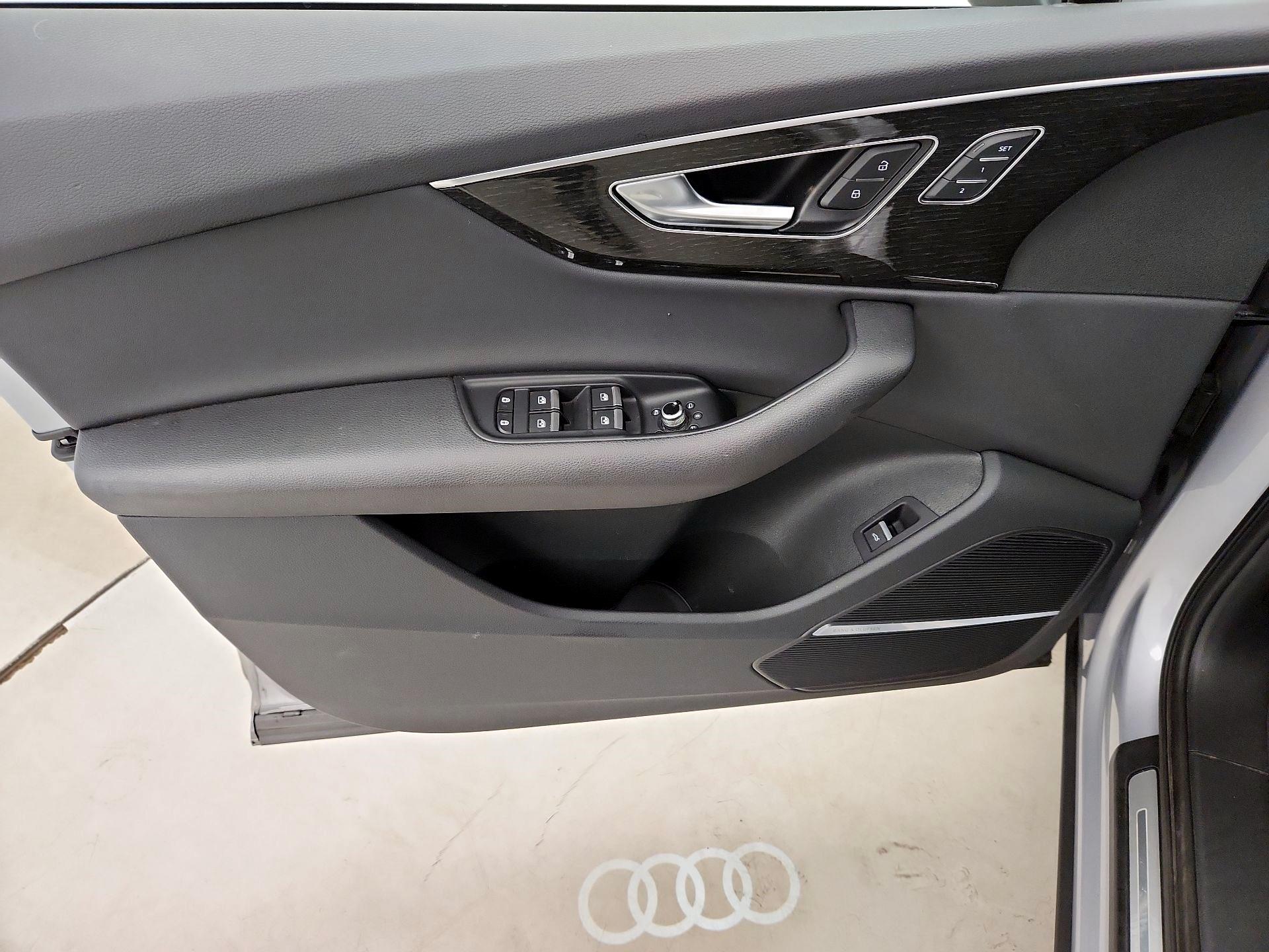 Thumbnail: 2021 Audi Q7 - 12