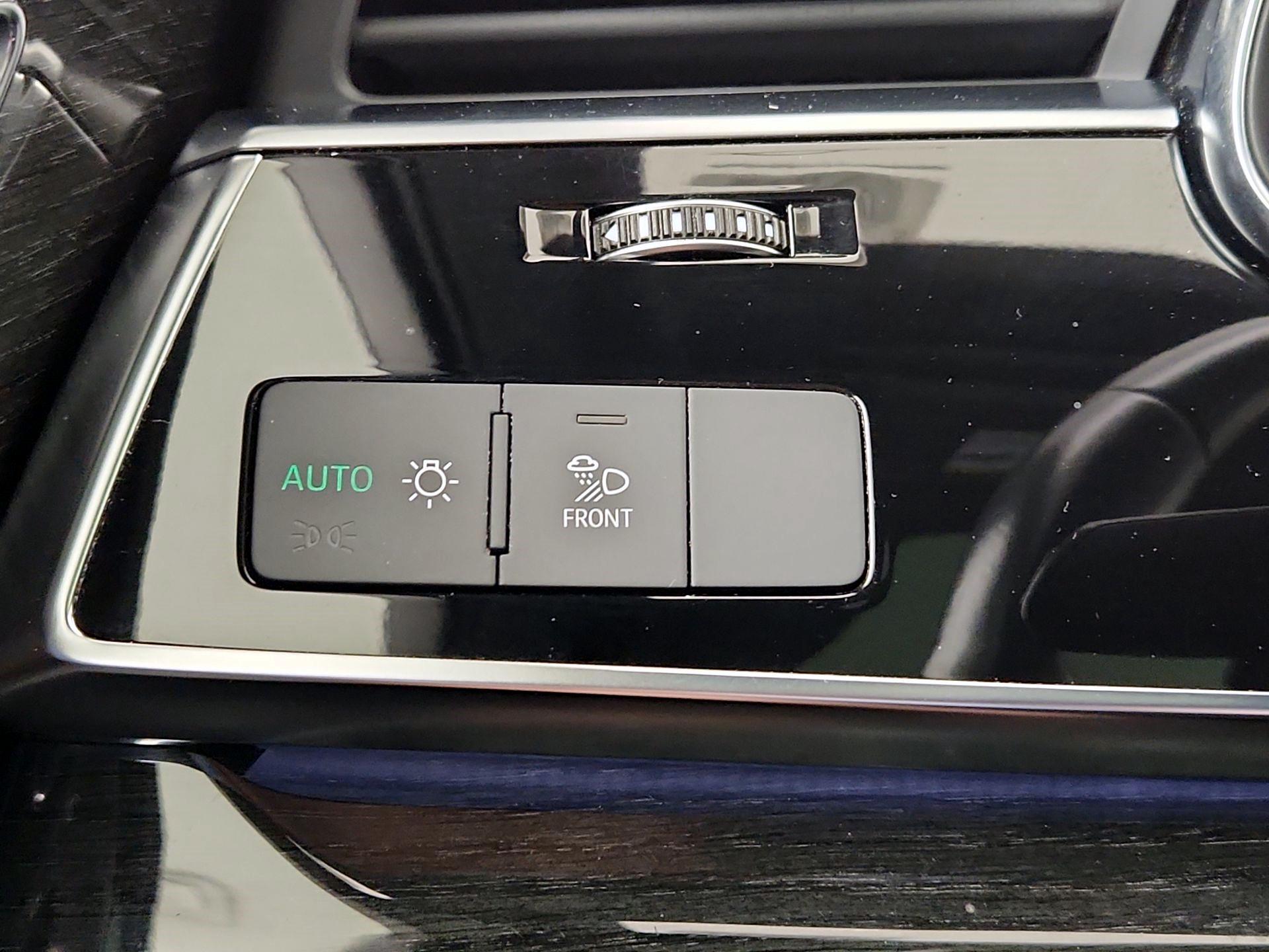 Thumbnail: 2021 Audi Q7 - 13