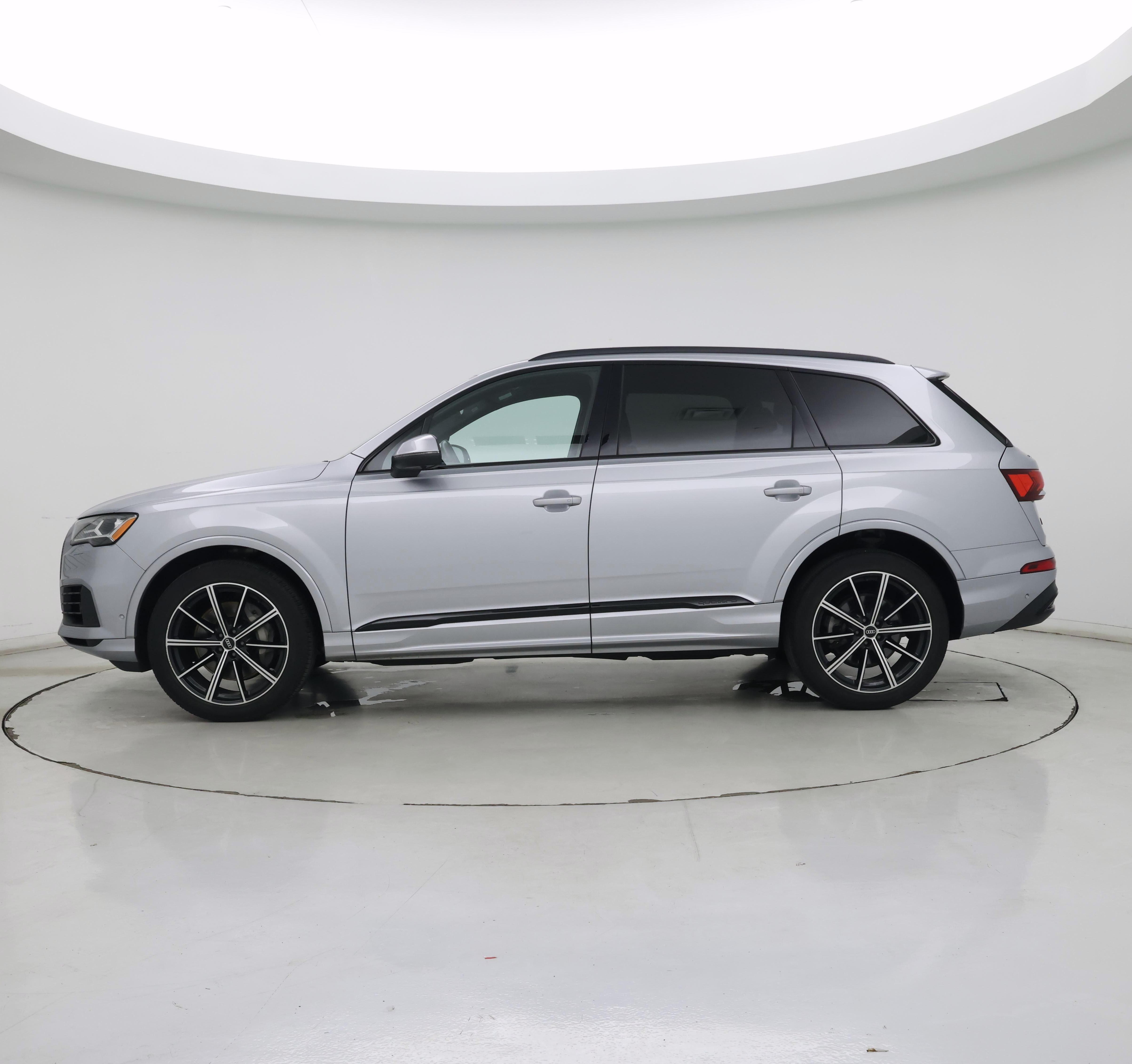 Thumbnail: 2021 Audi Q7 - 3