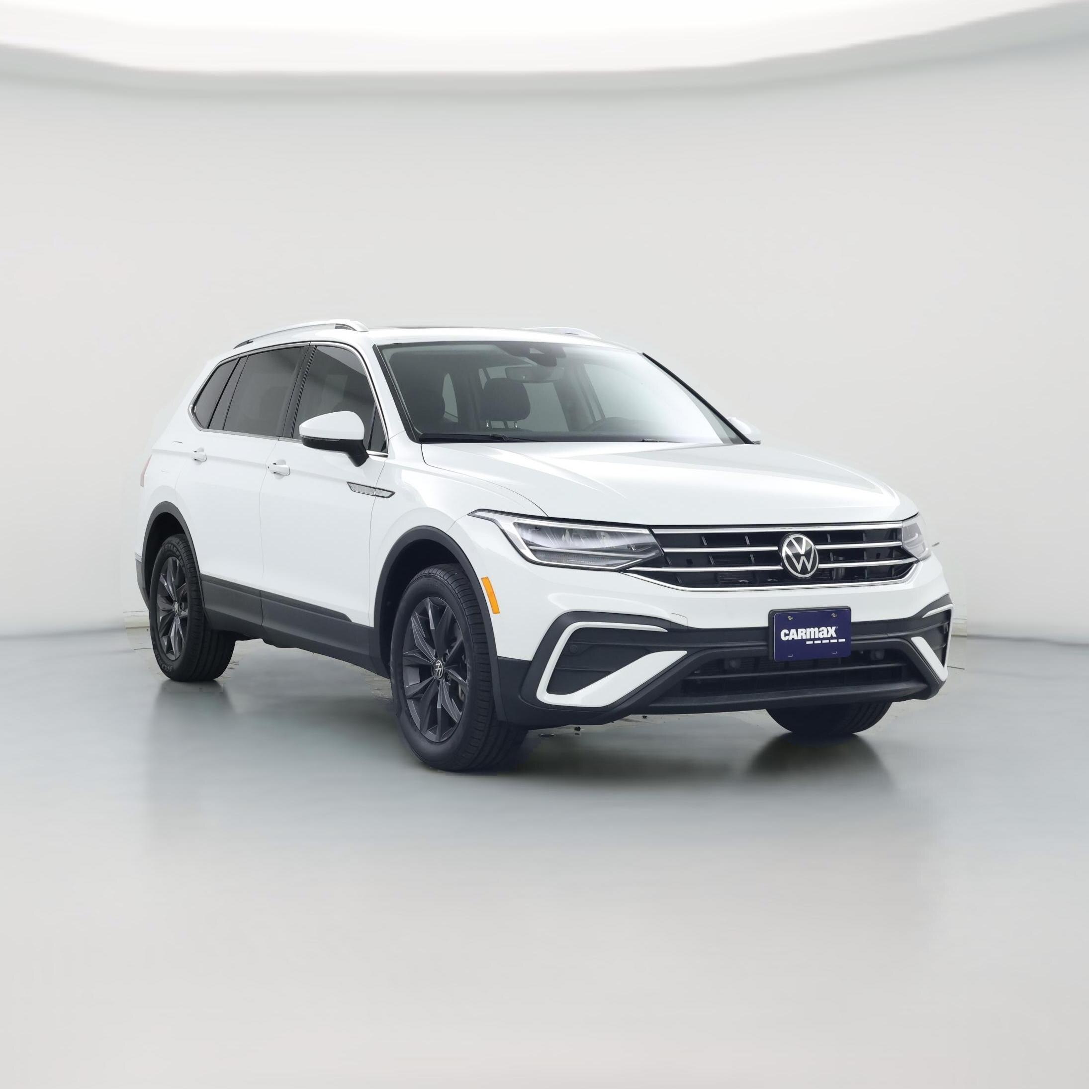 Thumbnail: 2022 Volkswagen Tiguan - 1