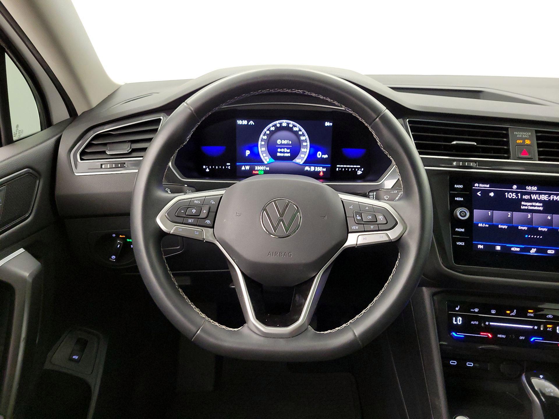 Thumbnail: 2022 Volkswagen Tiguan - 10