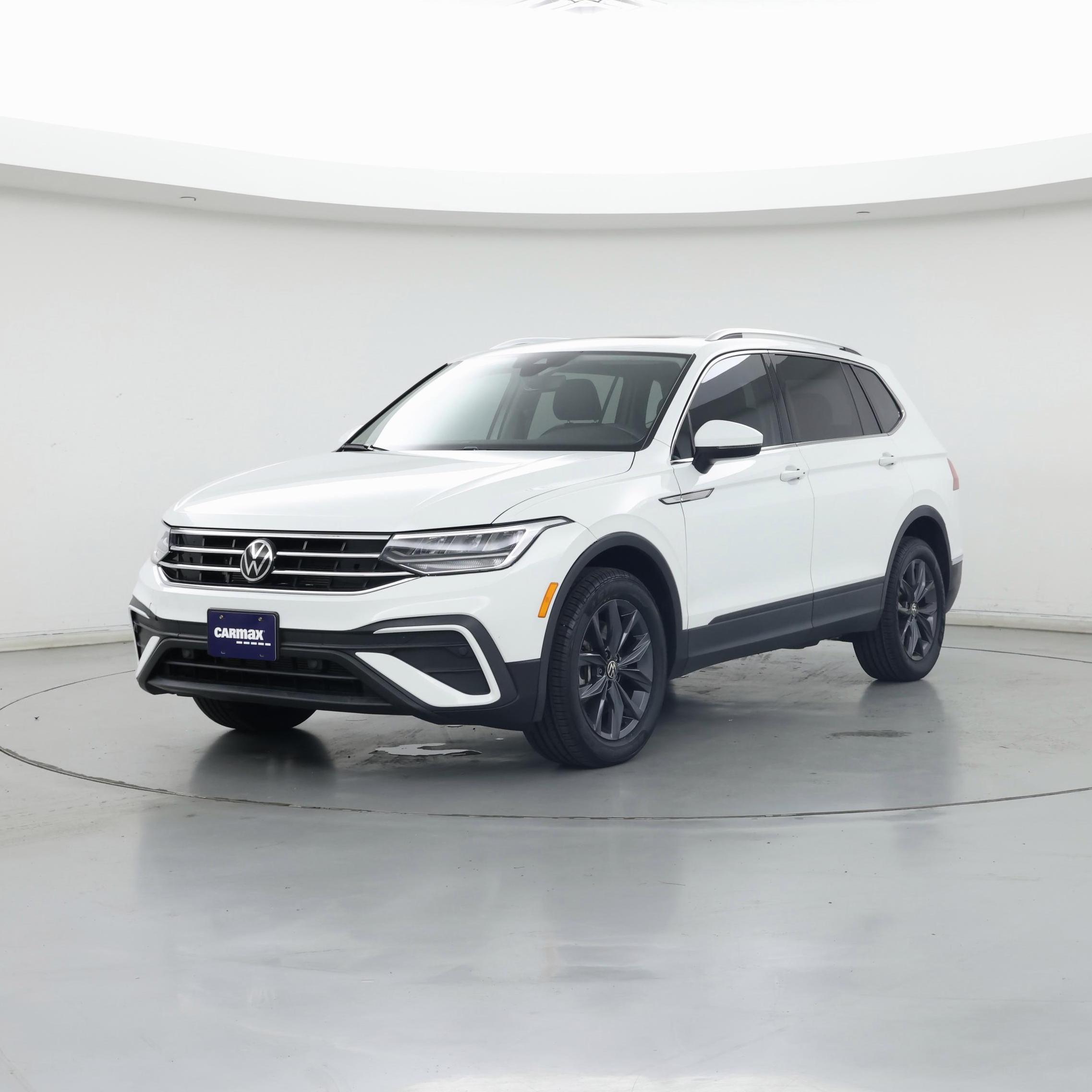 Thumbnail: 2022 Volkswagen Tiguan - 4