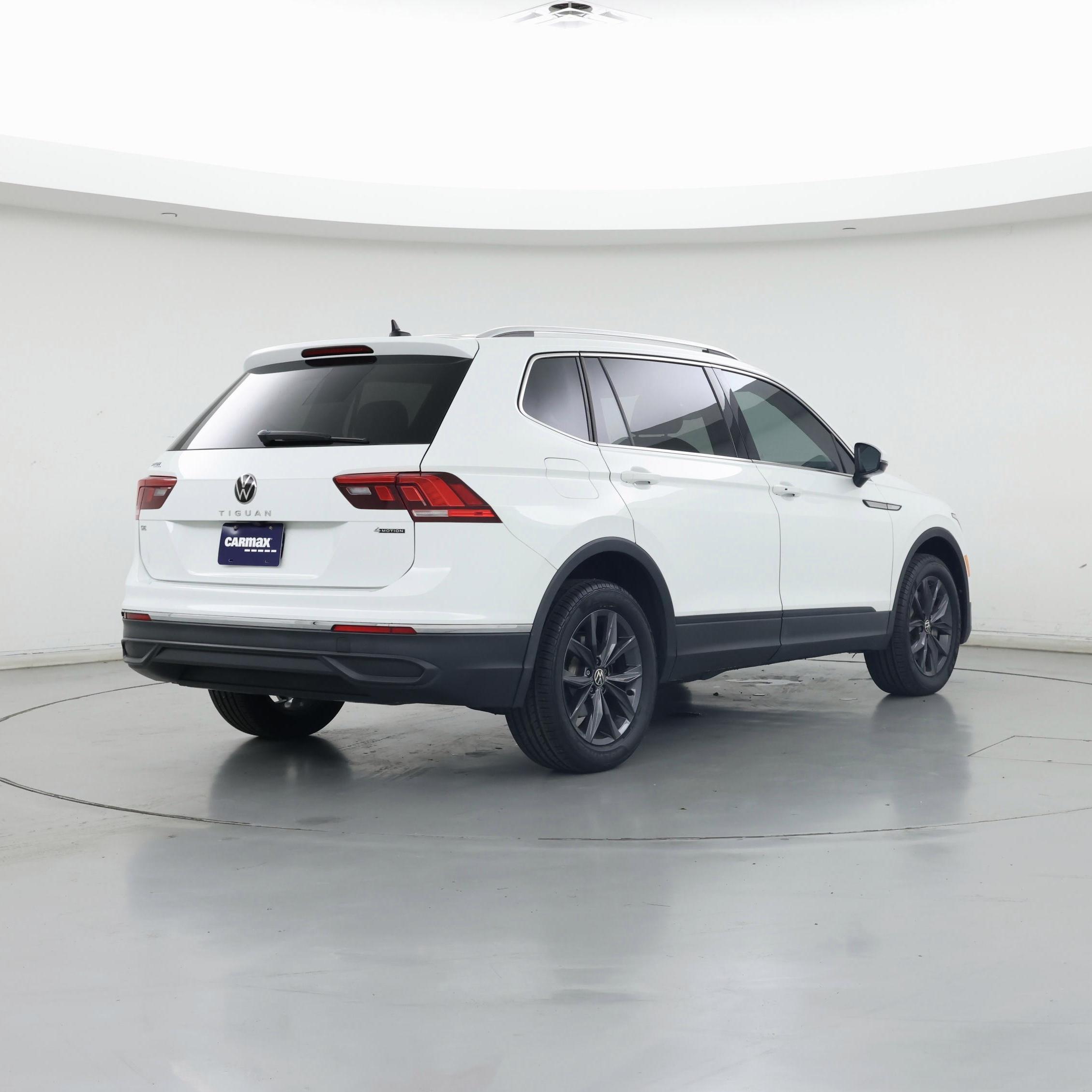 Thumbnail: 2022 Volkswagen Tiguan - 8