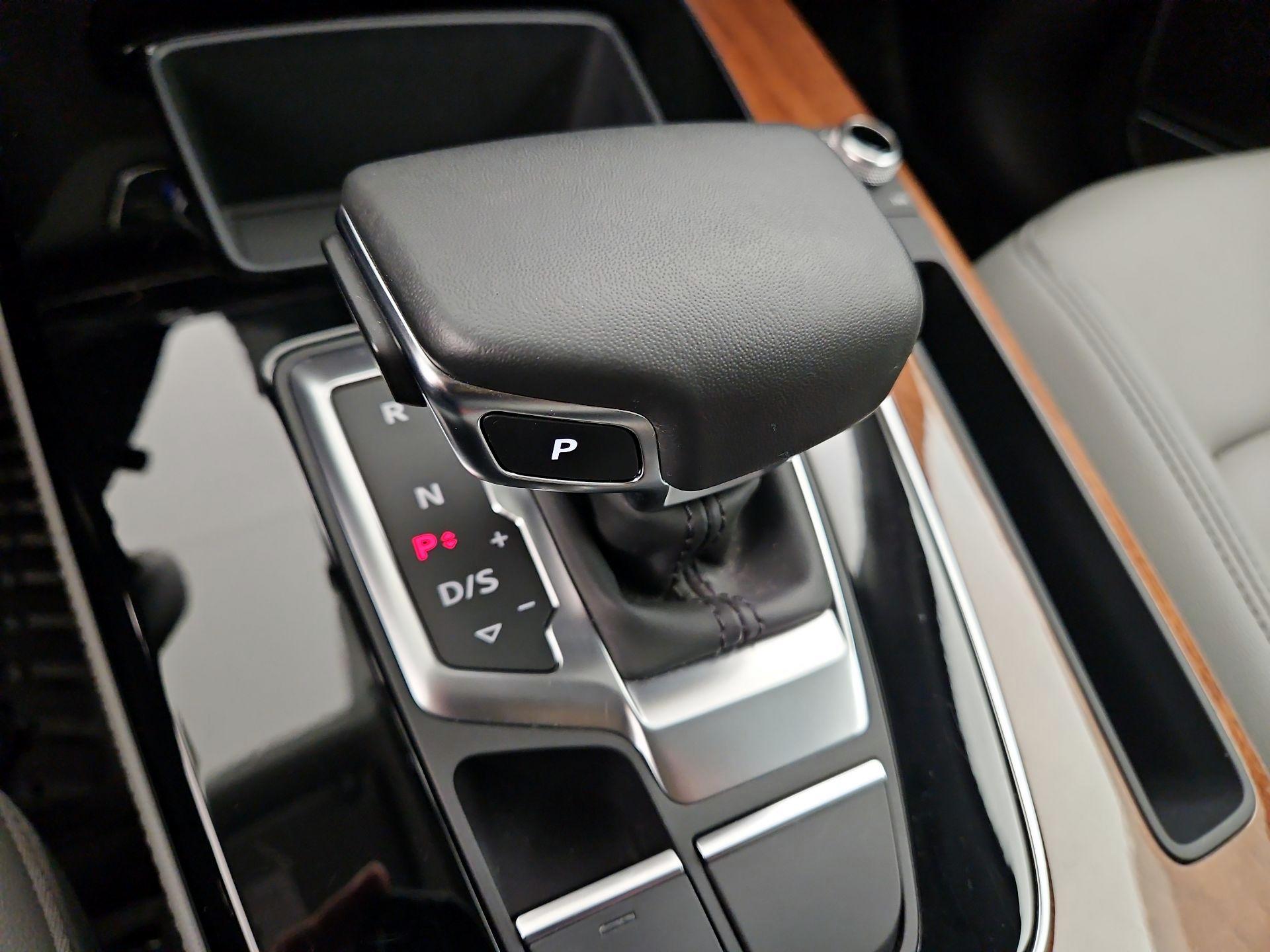 Thumbnail: 2023 Audi Q5 - 17