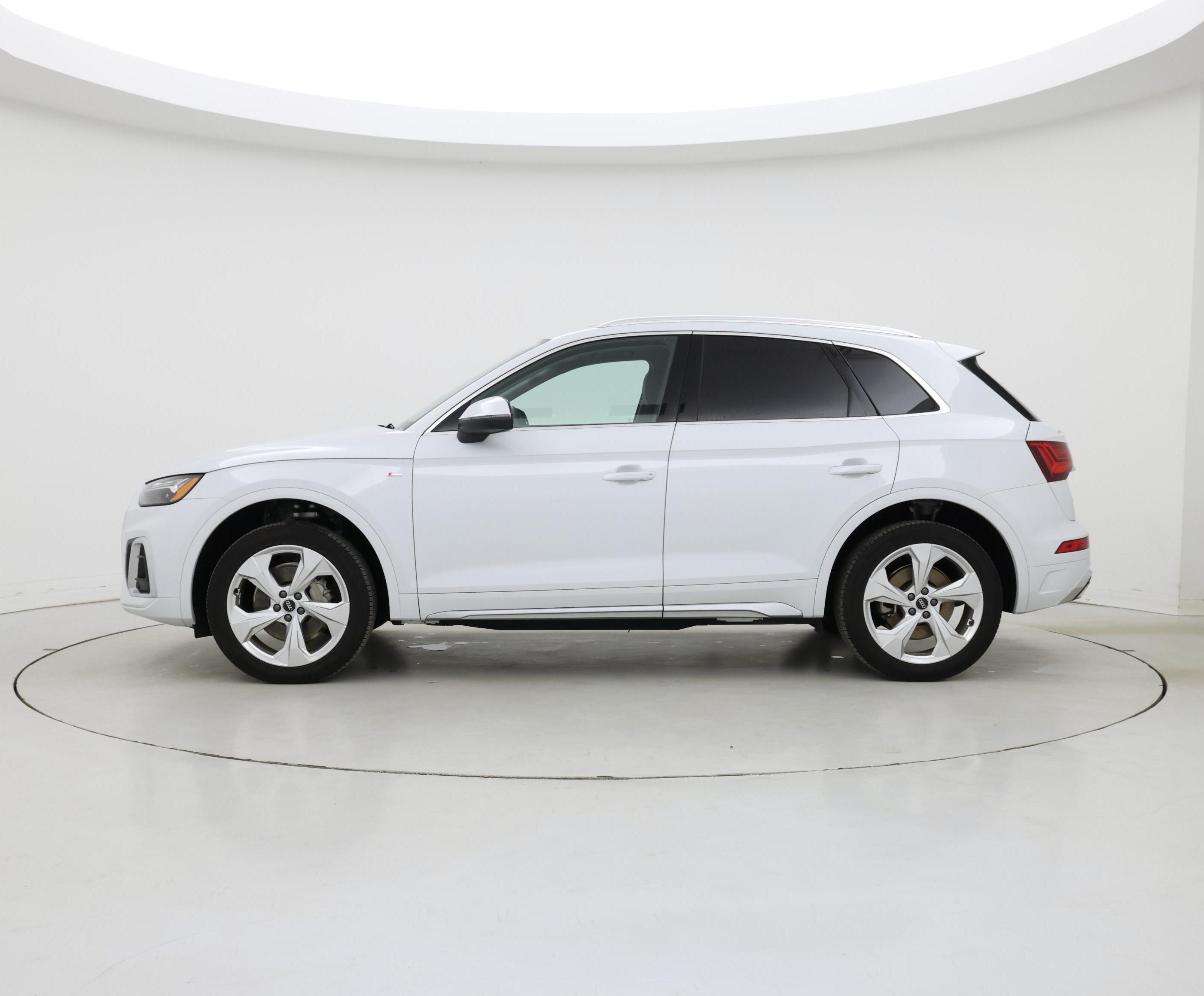 Thumbnail: 2023 Audi Q5 - 3