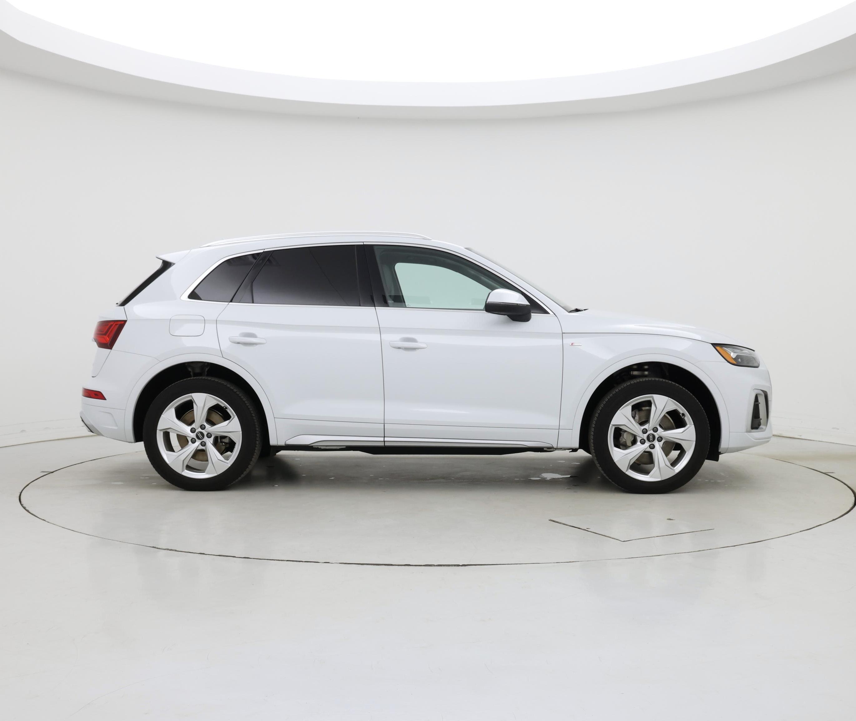 Thumbnail: 2023 Audi Q5 - 7