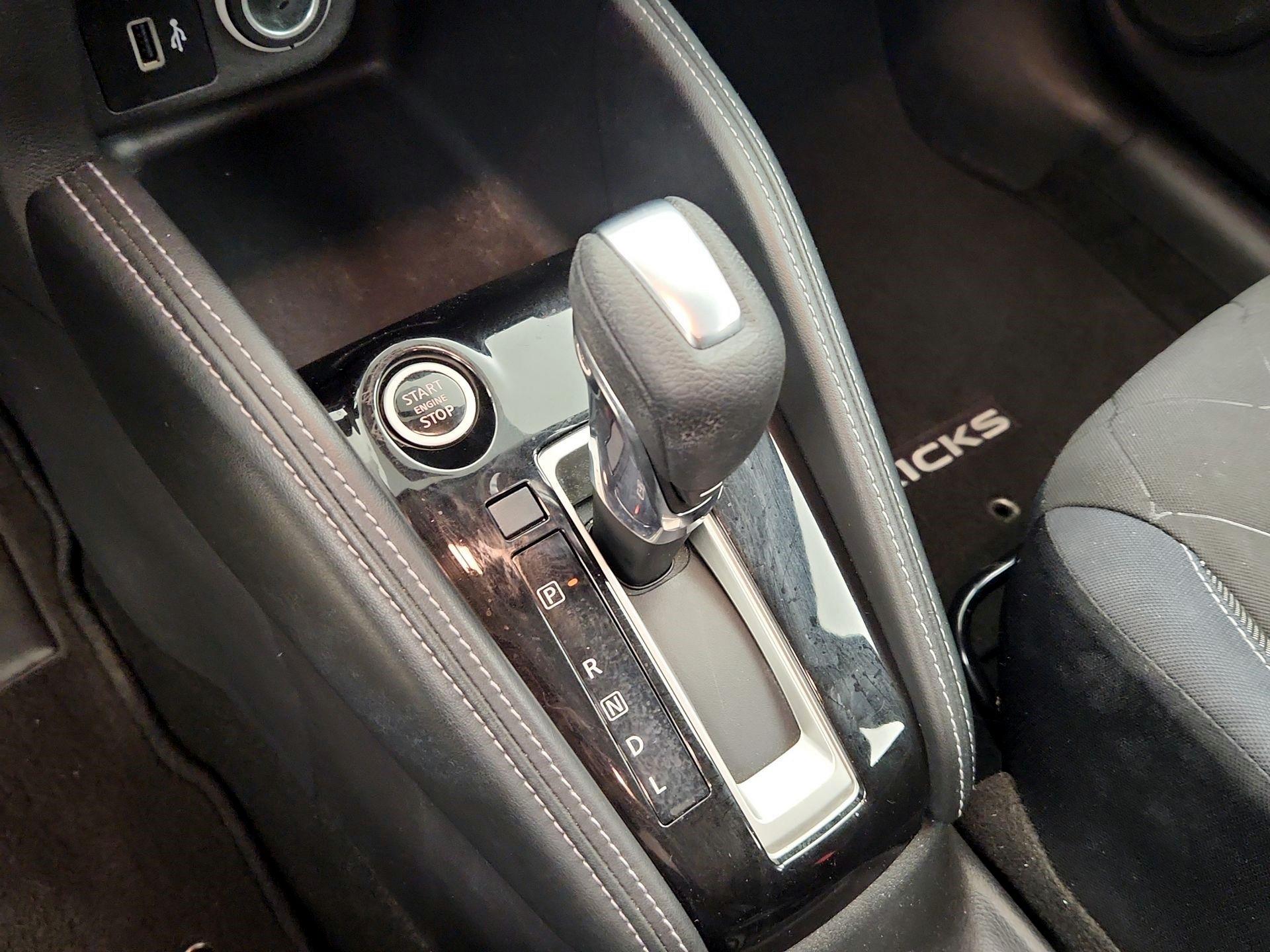 Thumbnail: 2018 Nissan Kicks - 17