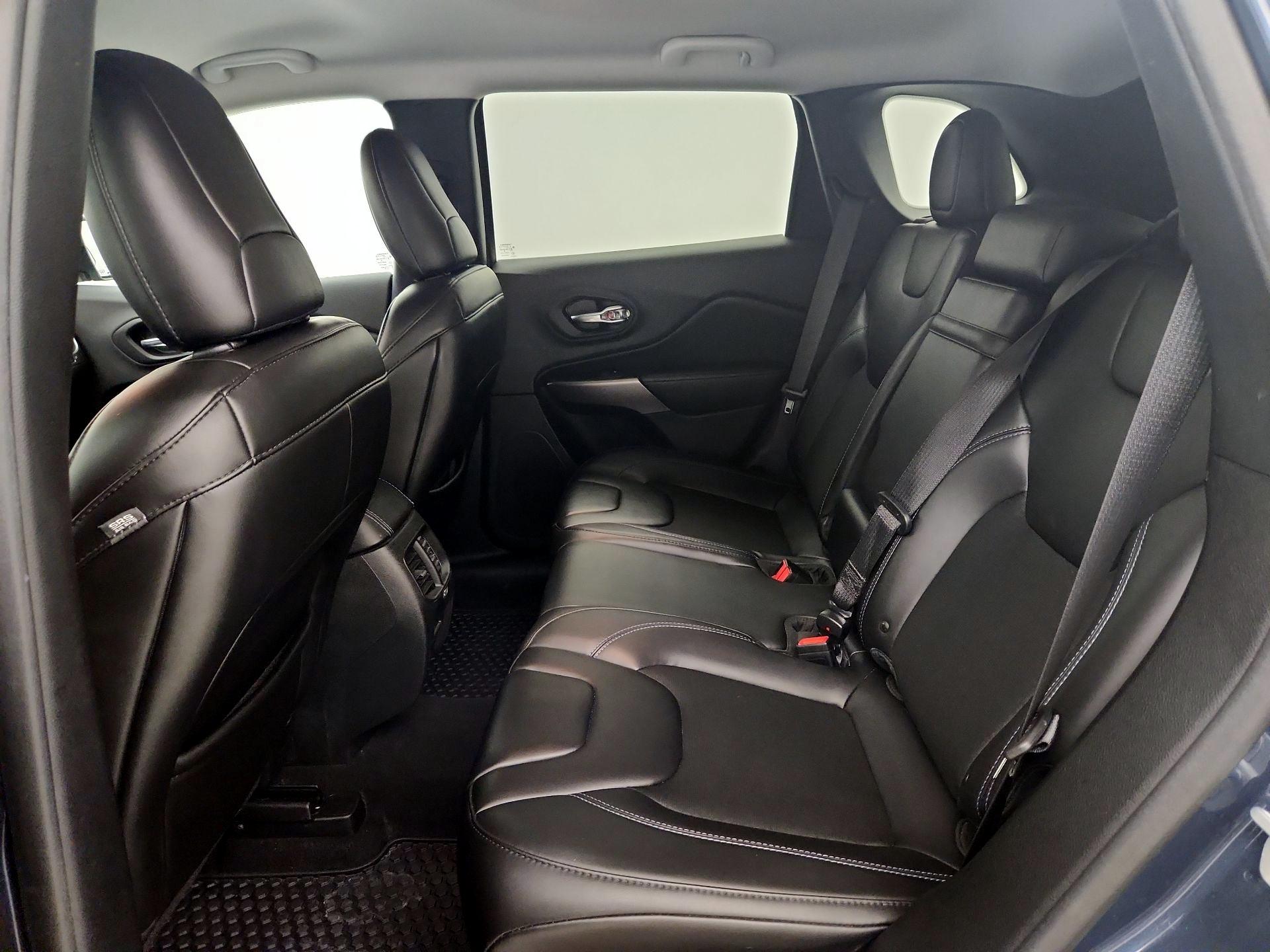 Thumbnail: 2019 Jeep Cherokee - 19