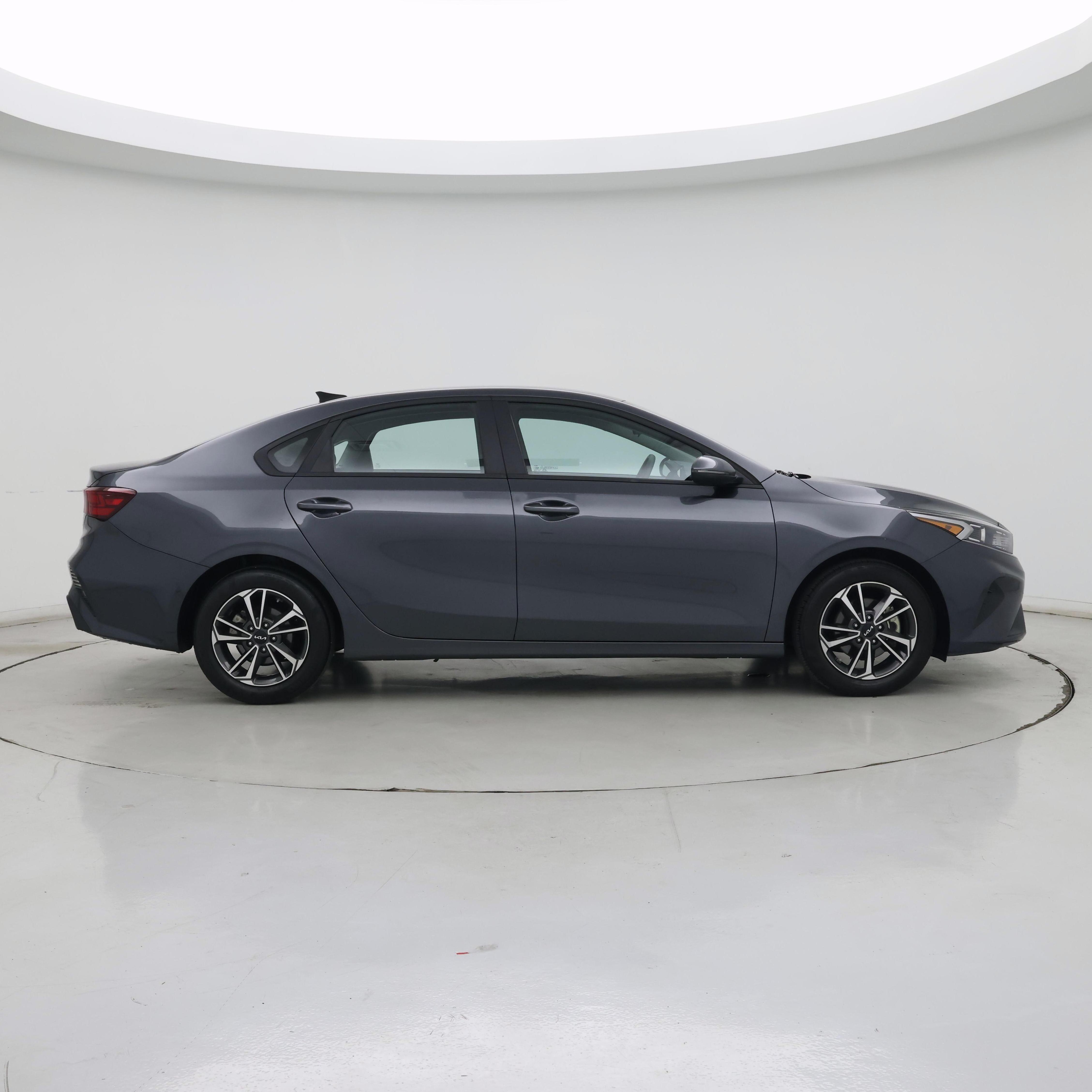 Thumbnail: 2023 Kia Forte - 7