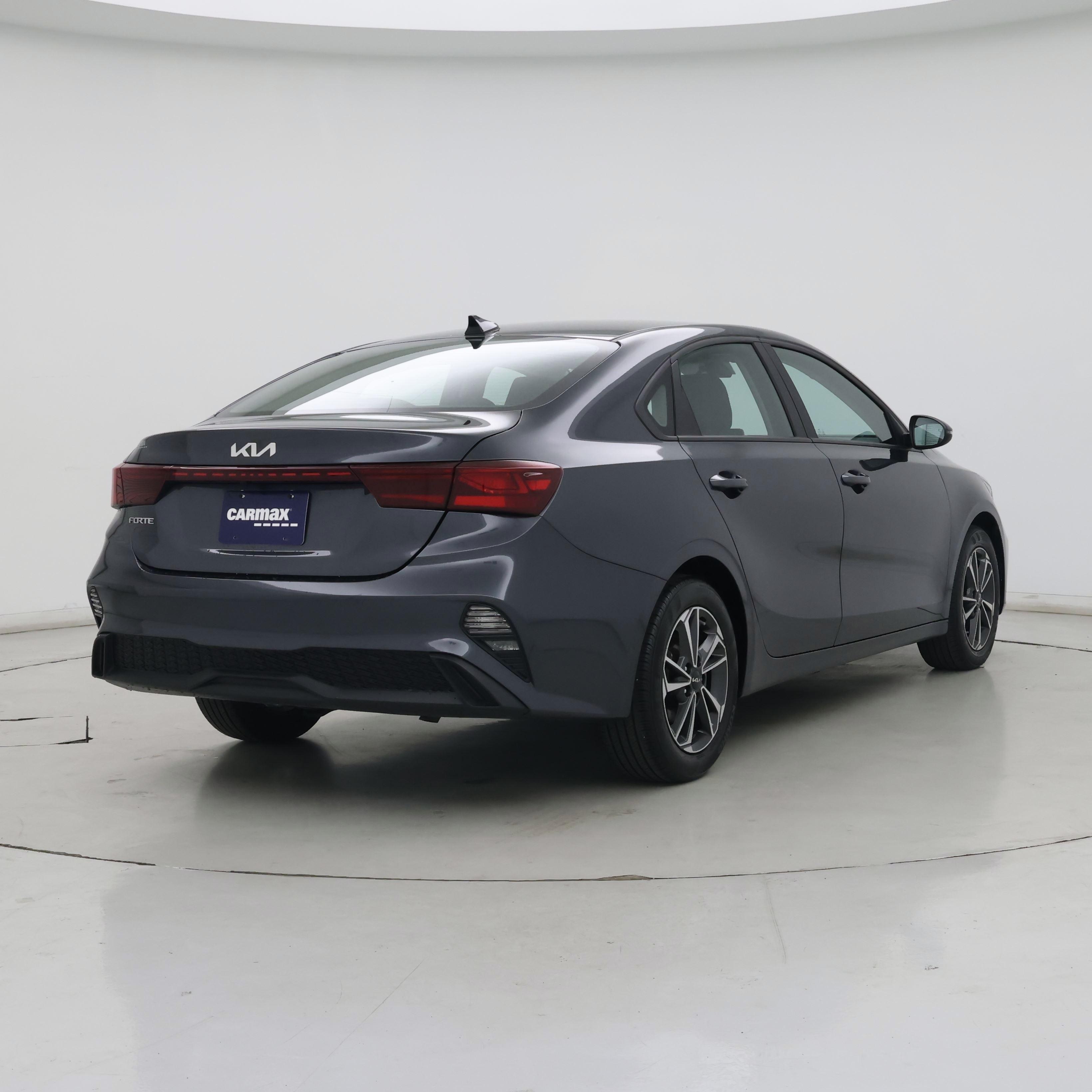 Thumbnail: 2023 Kia Forte - 8