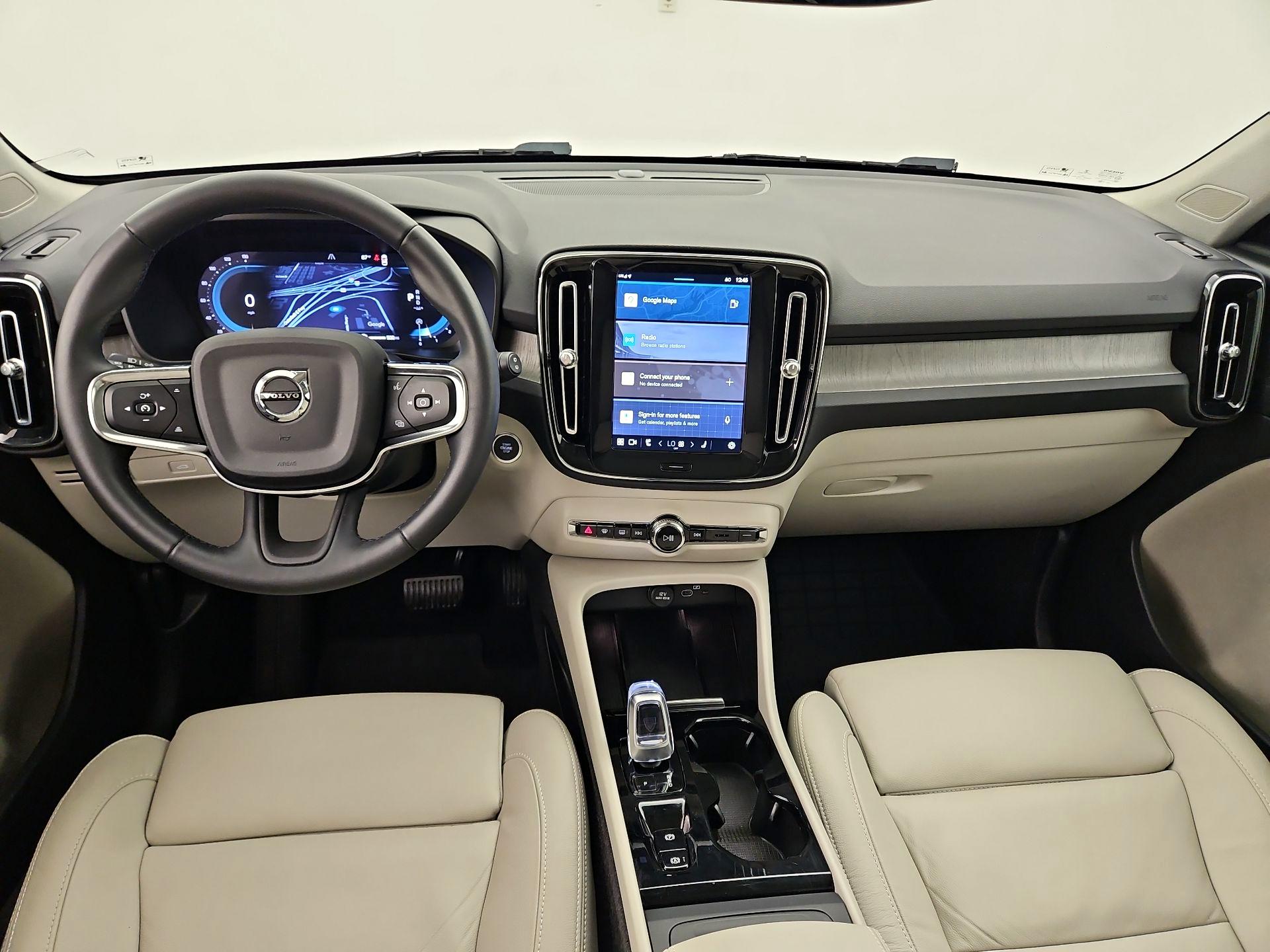 Thumbnail: 2023 Volvo XC40 - 9