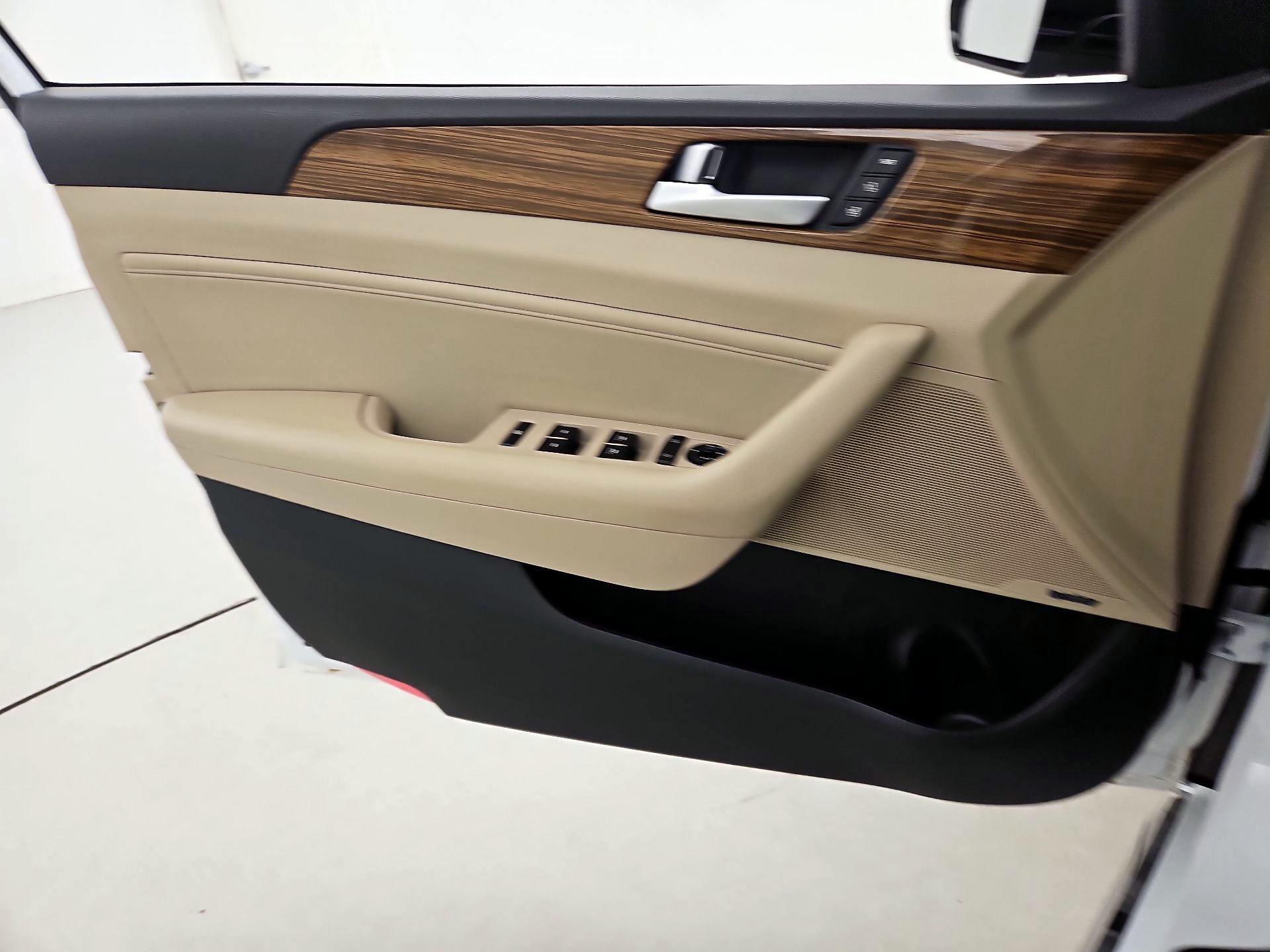Thumbnail: 2015 Hyundai Sonata - 12