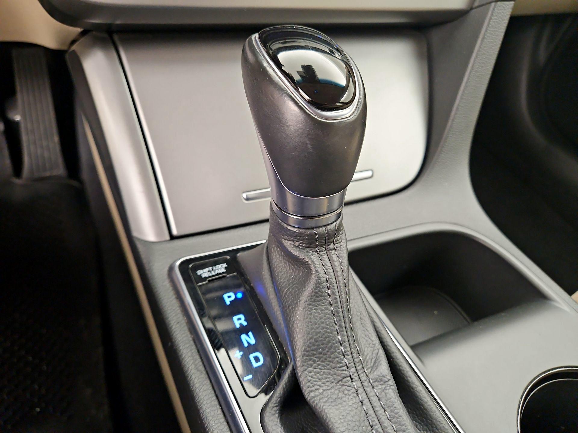 Thumbnail: 2015 Hyundai Sonata - 18
