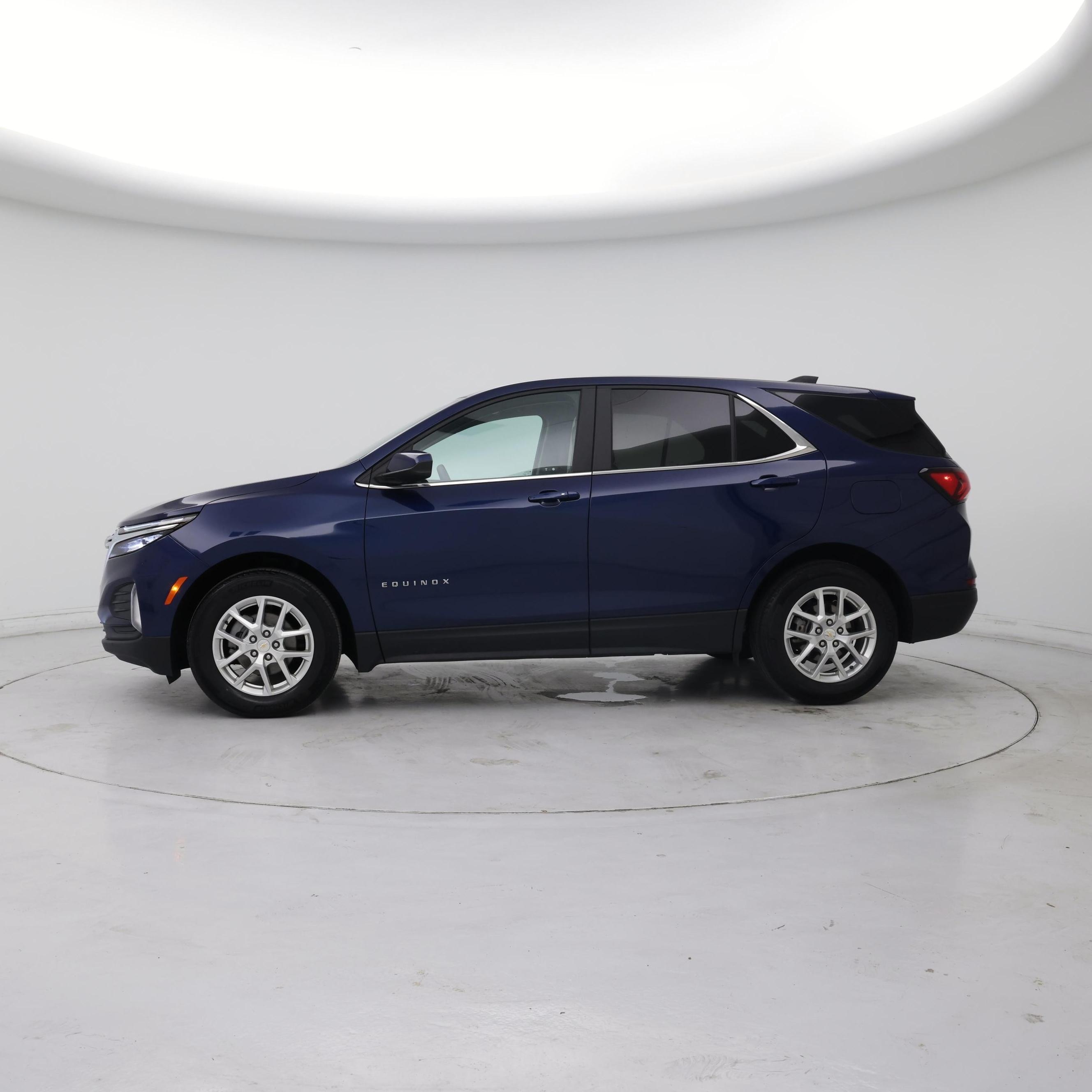 Thumbnail: 2022 Chevrolet Equinox - 3