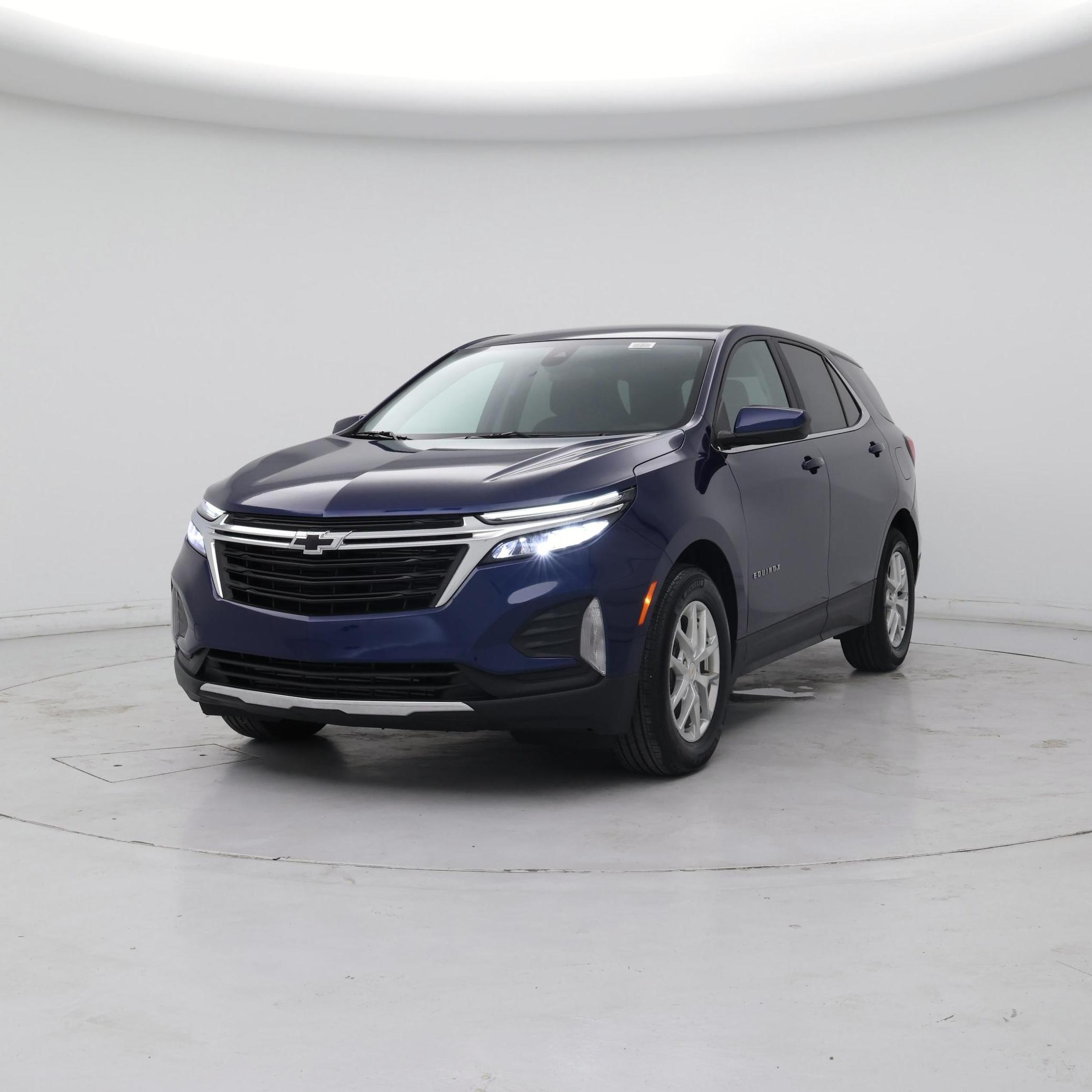 Thumbnail: 2022 Chevrolet Equinox - 4